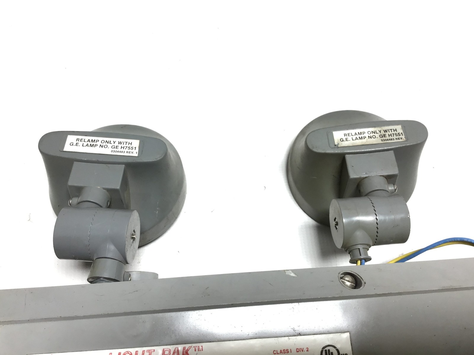 Crouse-Hinds N2LPS6222 Hazardous Location Light Fixture | Explosion Proof