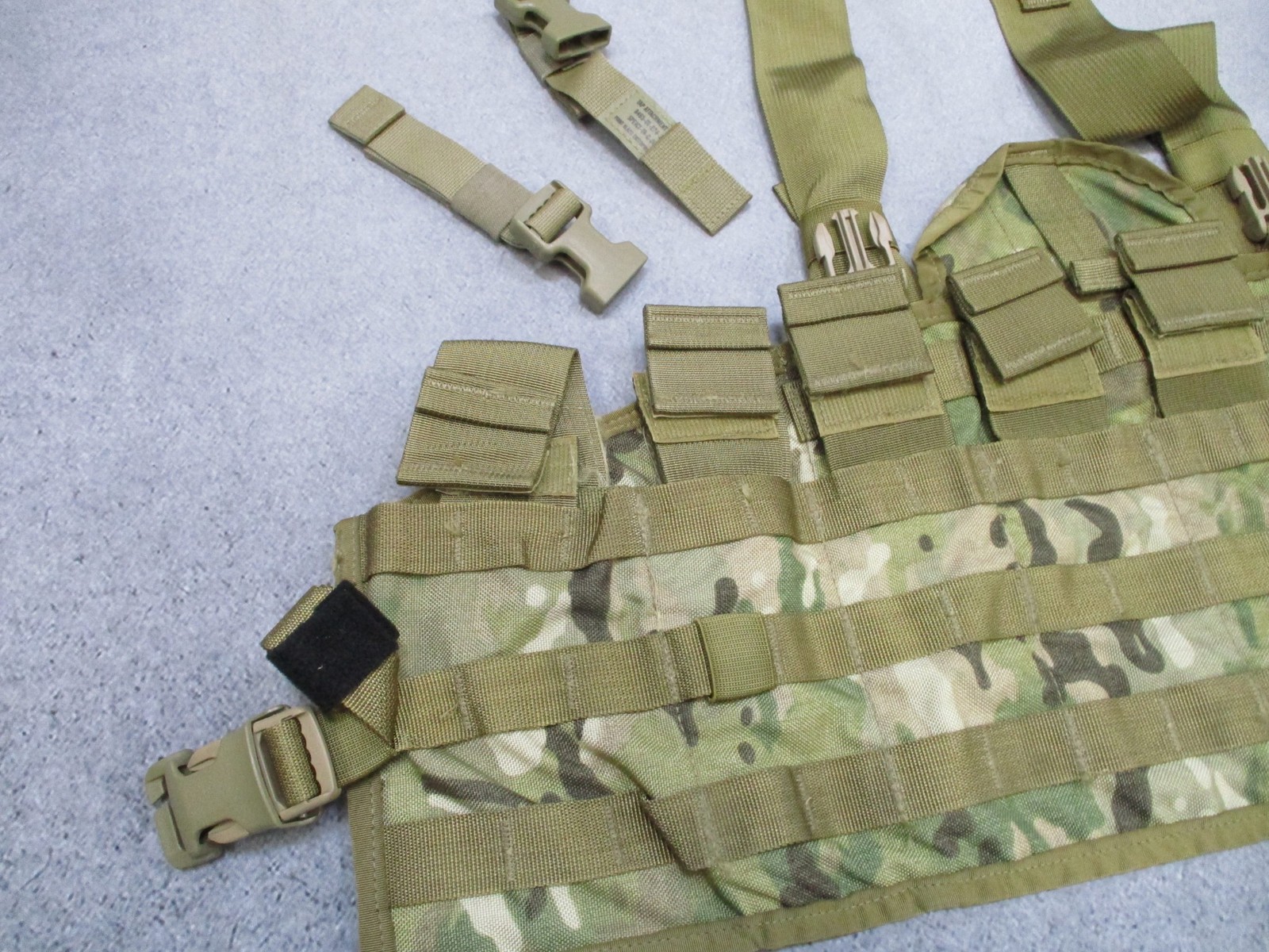 MULTICAM USGI TACTICAL ASSAULT PANEL TAP CHEST RIG MOLLE VEST SHOULDER HARNESS