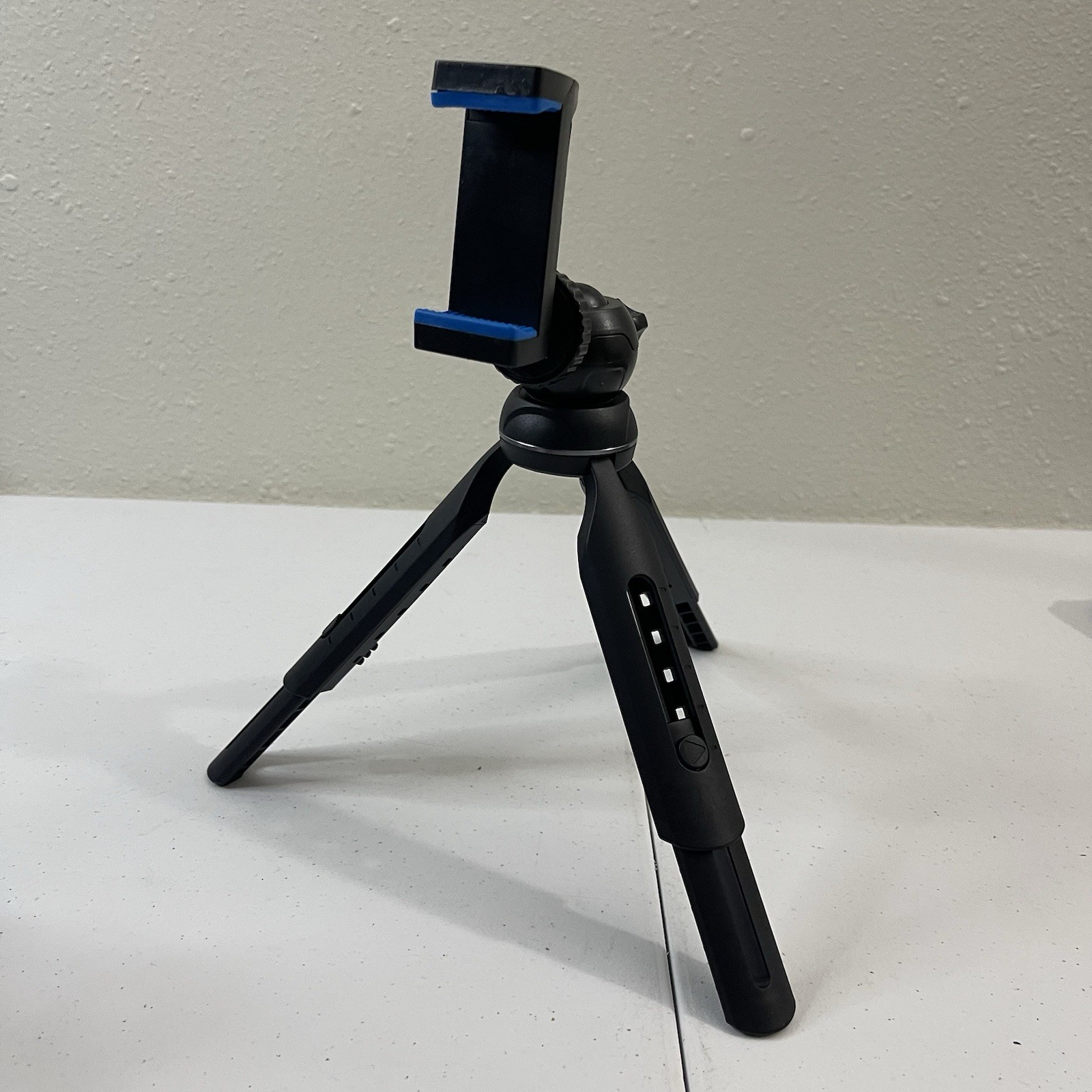 Mini Tripods With Flexible & Standard Stands, Adjustable For Smartphones