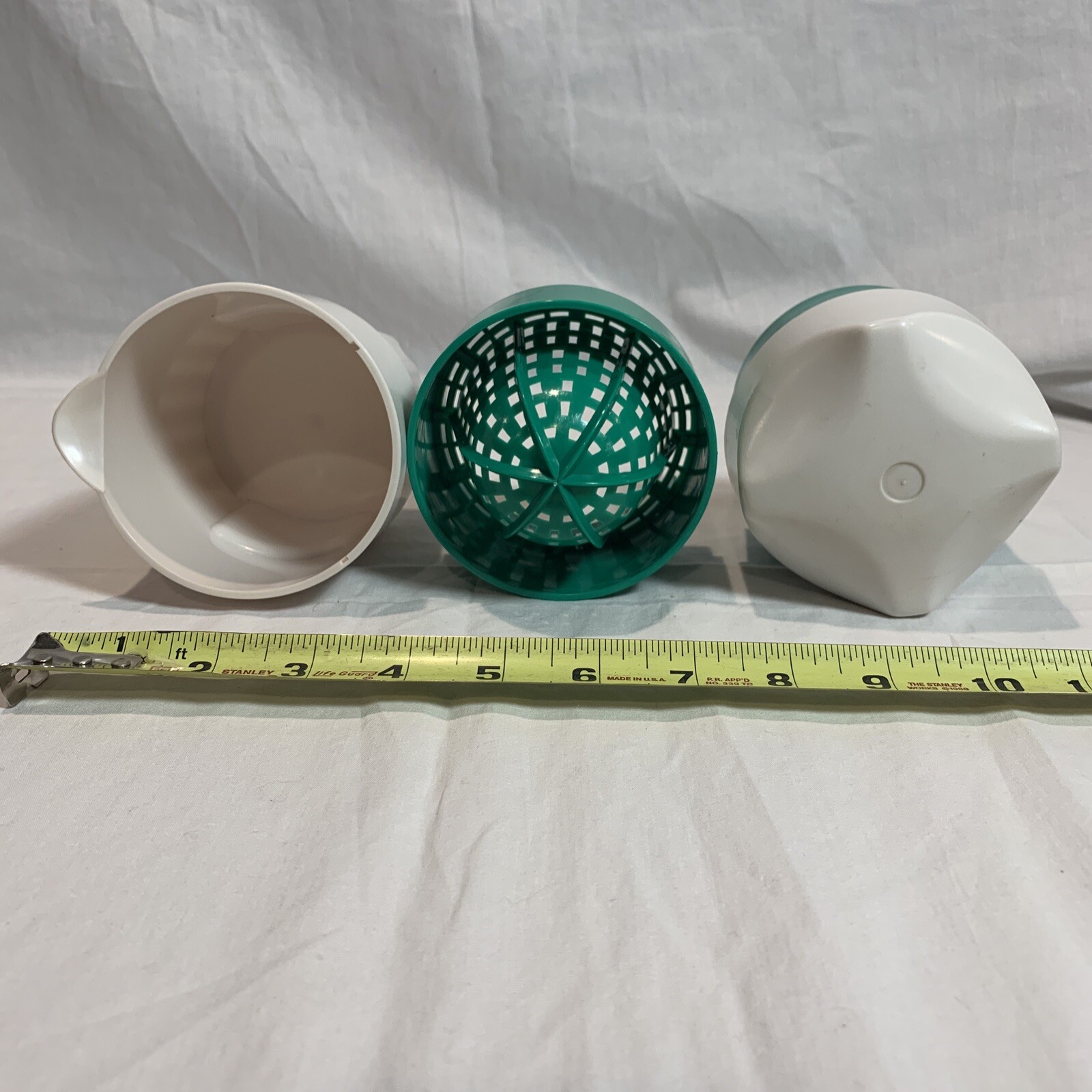 Fruit Juicer 2 in 1 Manual Citrus Squeezer with Strainer and Container