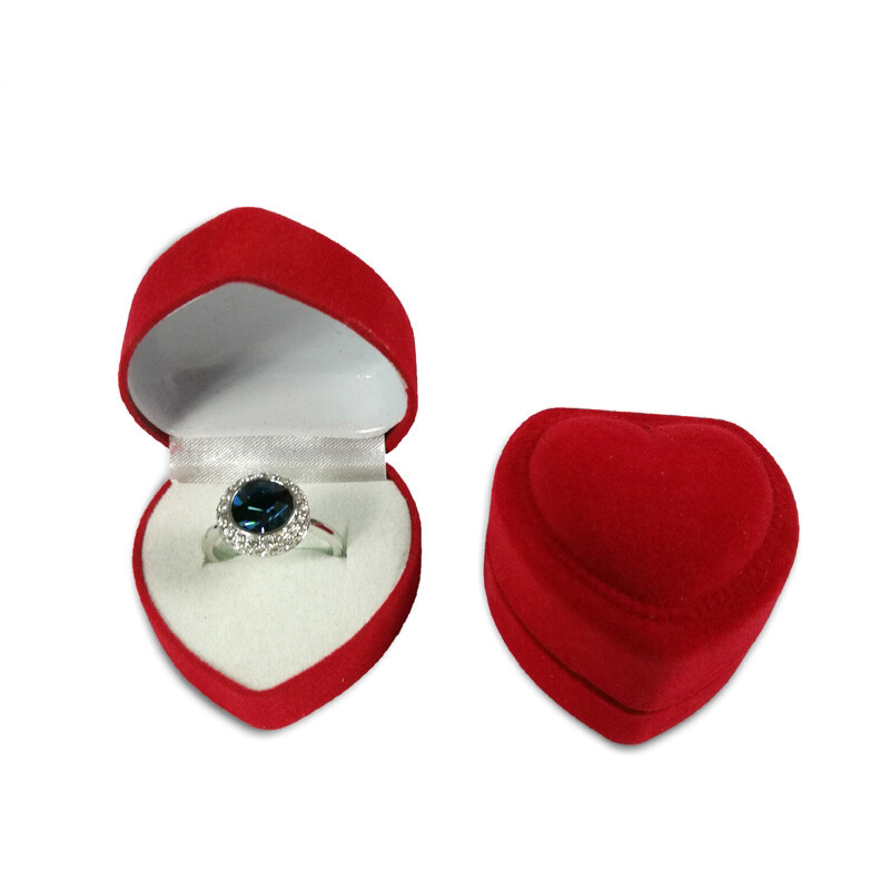 Heart-shaped Ring Box Simple Red Velvet jewelry Valentine’s Day gift box