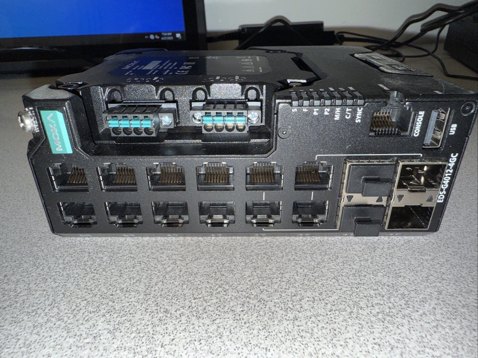 Moxa EDS-G4012-4GC