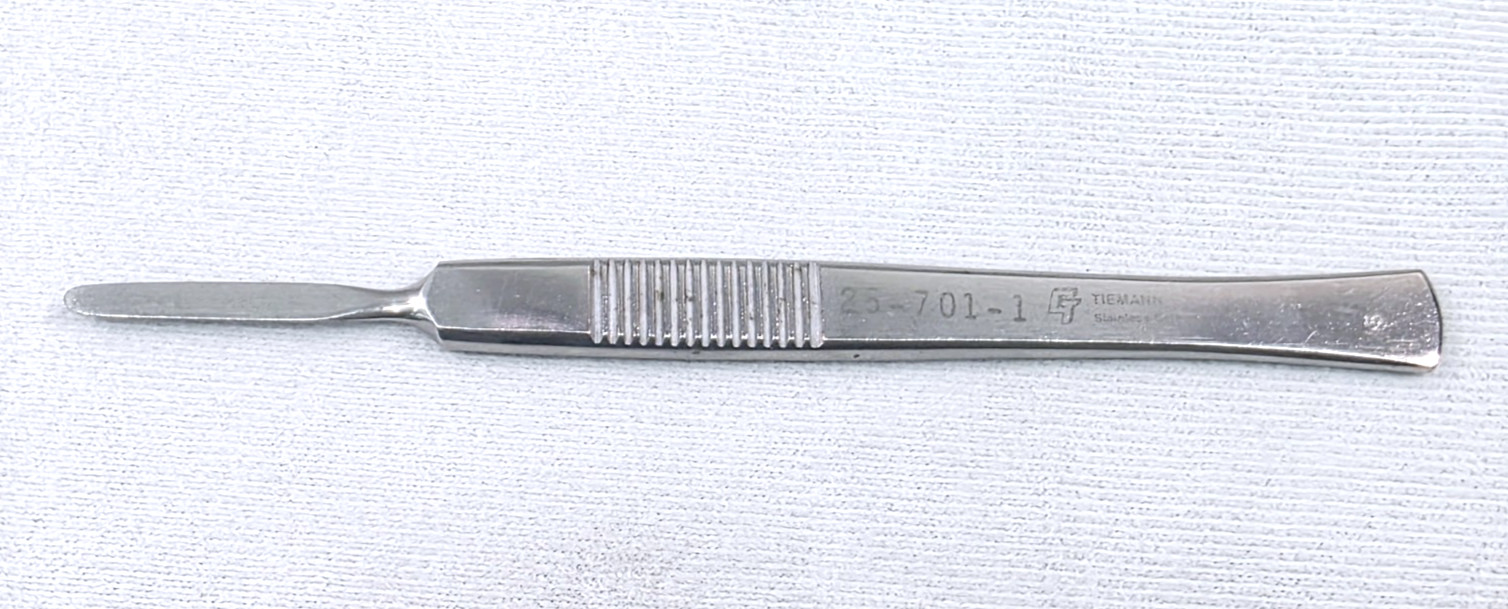 Tiemann 025-701-1 McKenty Periosteal Elevator, 3 mm Wide, 5.5" Long