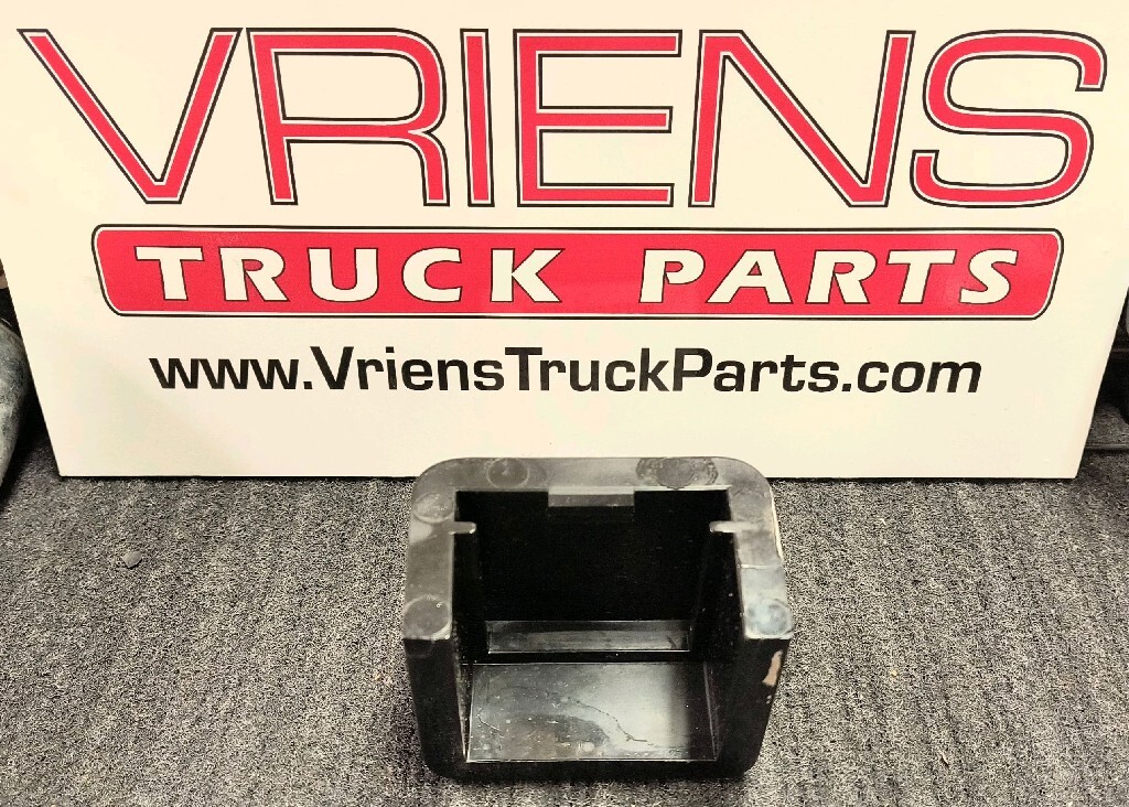 PETERBILT SUPPORT-BUMPER UPPER HOOD 13-04711