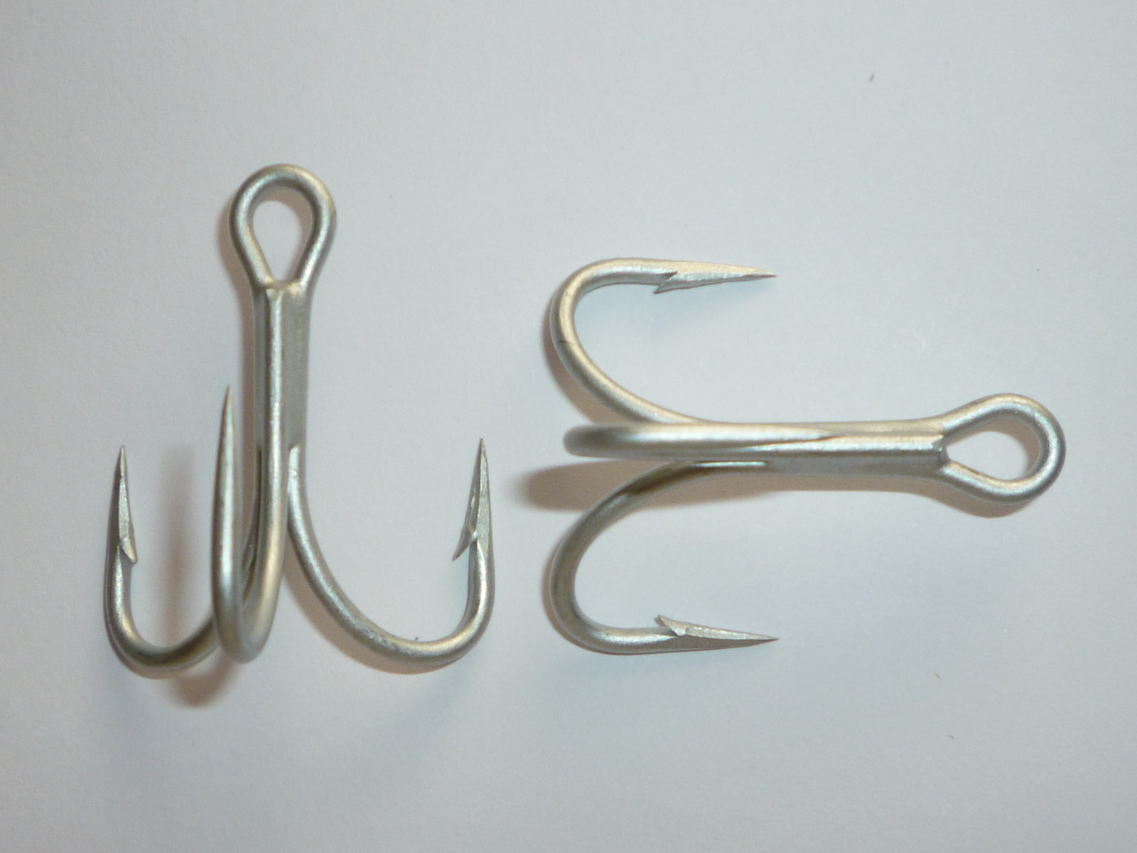 (100) VMC 4X OSHAUGHNESSY TREBLE HOOKS (SIZE 3/0) PERMASTEEL (9626PS) BULK 9626