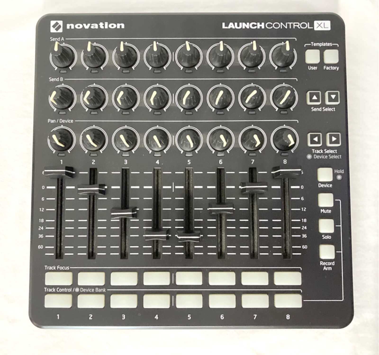 Novation LAUNCH CONTROL XL MK2 USB MIDI DAW Controller Ableton Live Works Great!