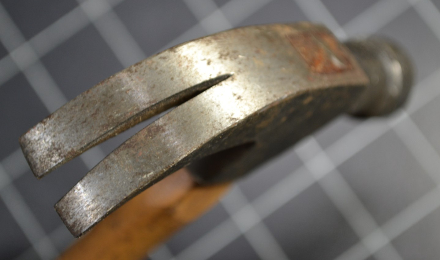 HELLER - USE - 7oz - CLAW HAMMER - ALL ORIGINAL WITH MARKED HANDLE