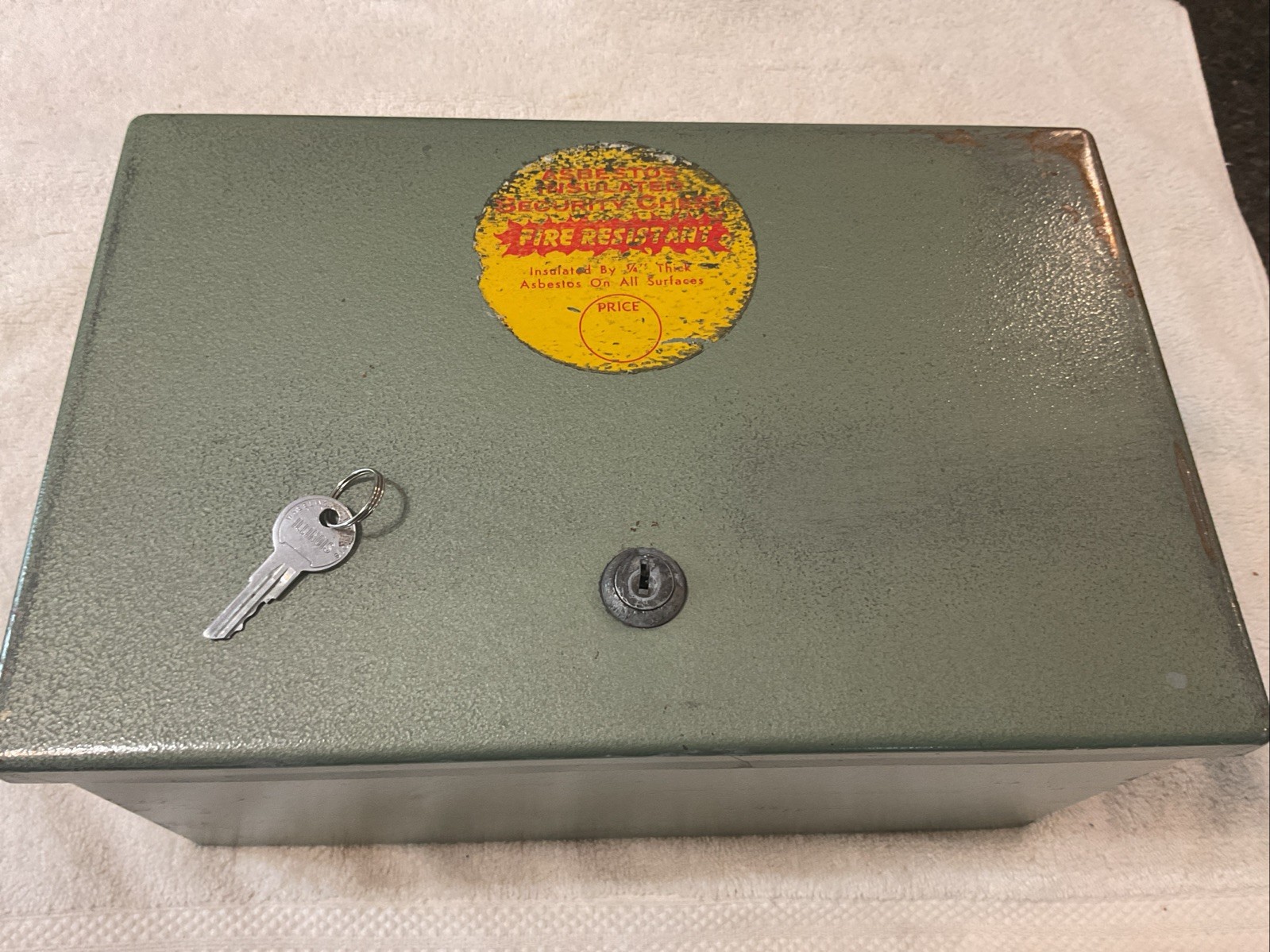 Fire Resistant Portable Security Chest Key Lock 12.5x 6x 8 “fire box”