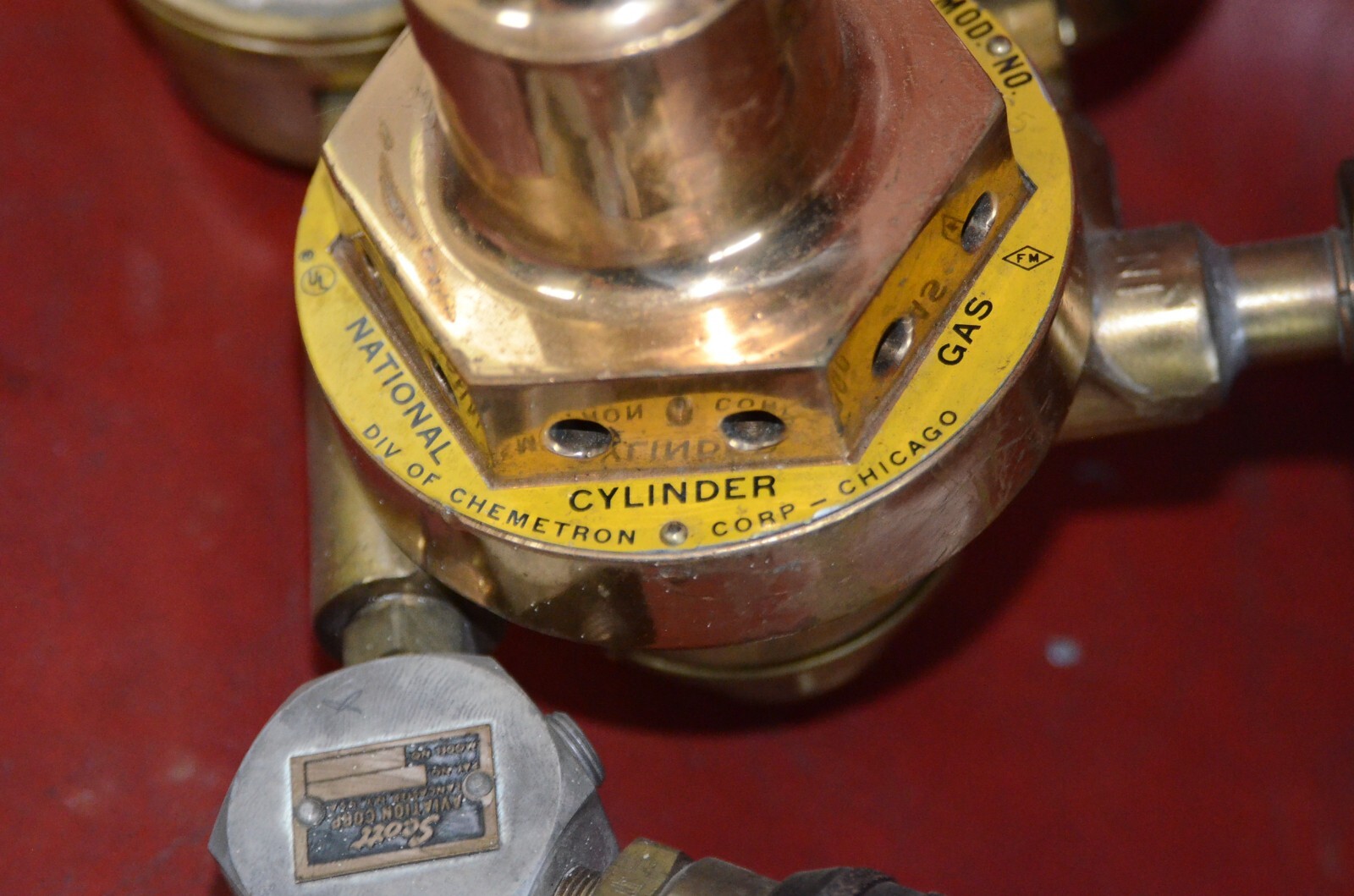 NCG Oxygen Regulator N1602 Gauges Supply Scott Splitter Disconnect Vtg Medical