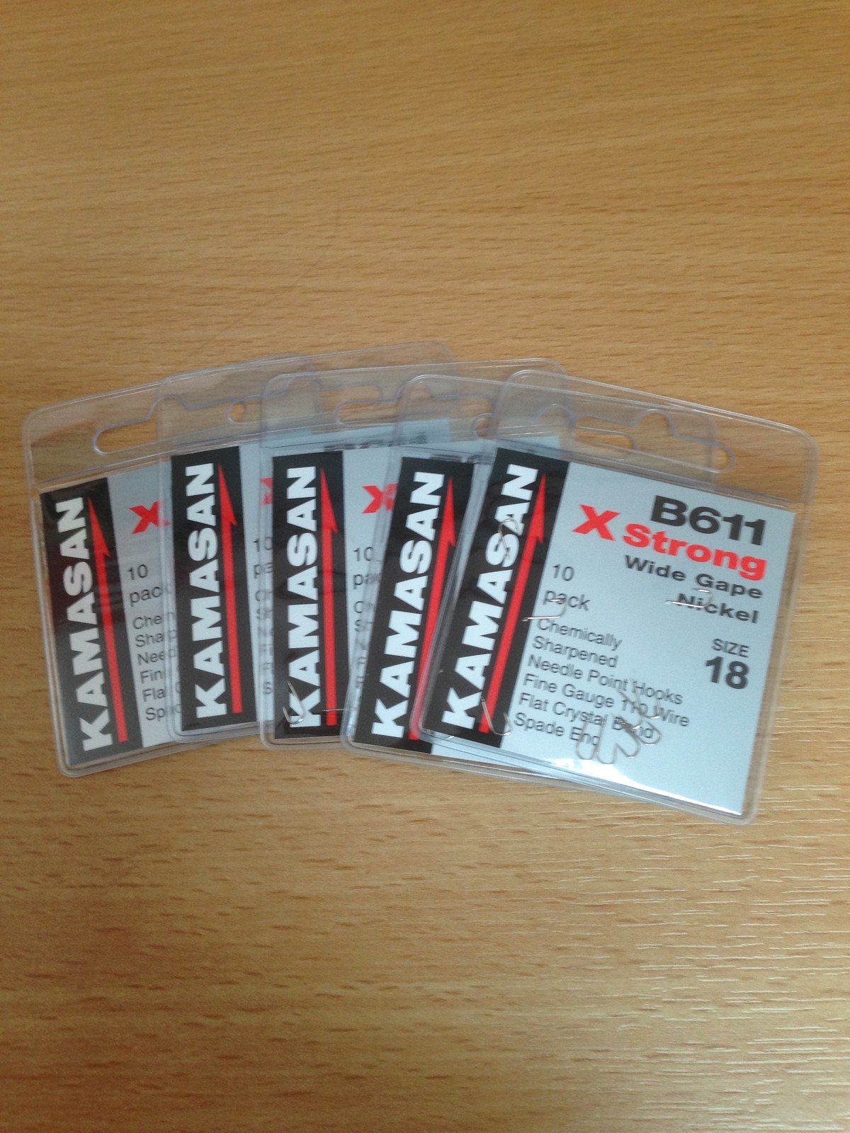 Five packets of Kamasan B611 X Strong Spade End Hooks Size 18