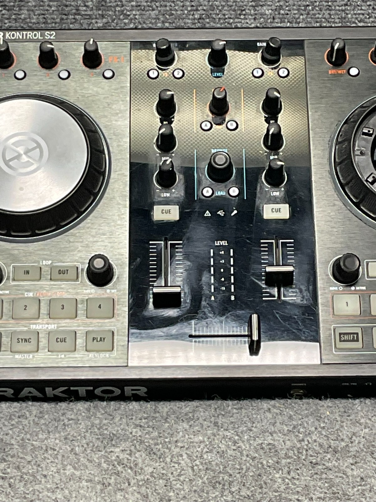 Native Instruments Traktor Kontrol S2 MK2 DJ Controller Black Used