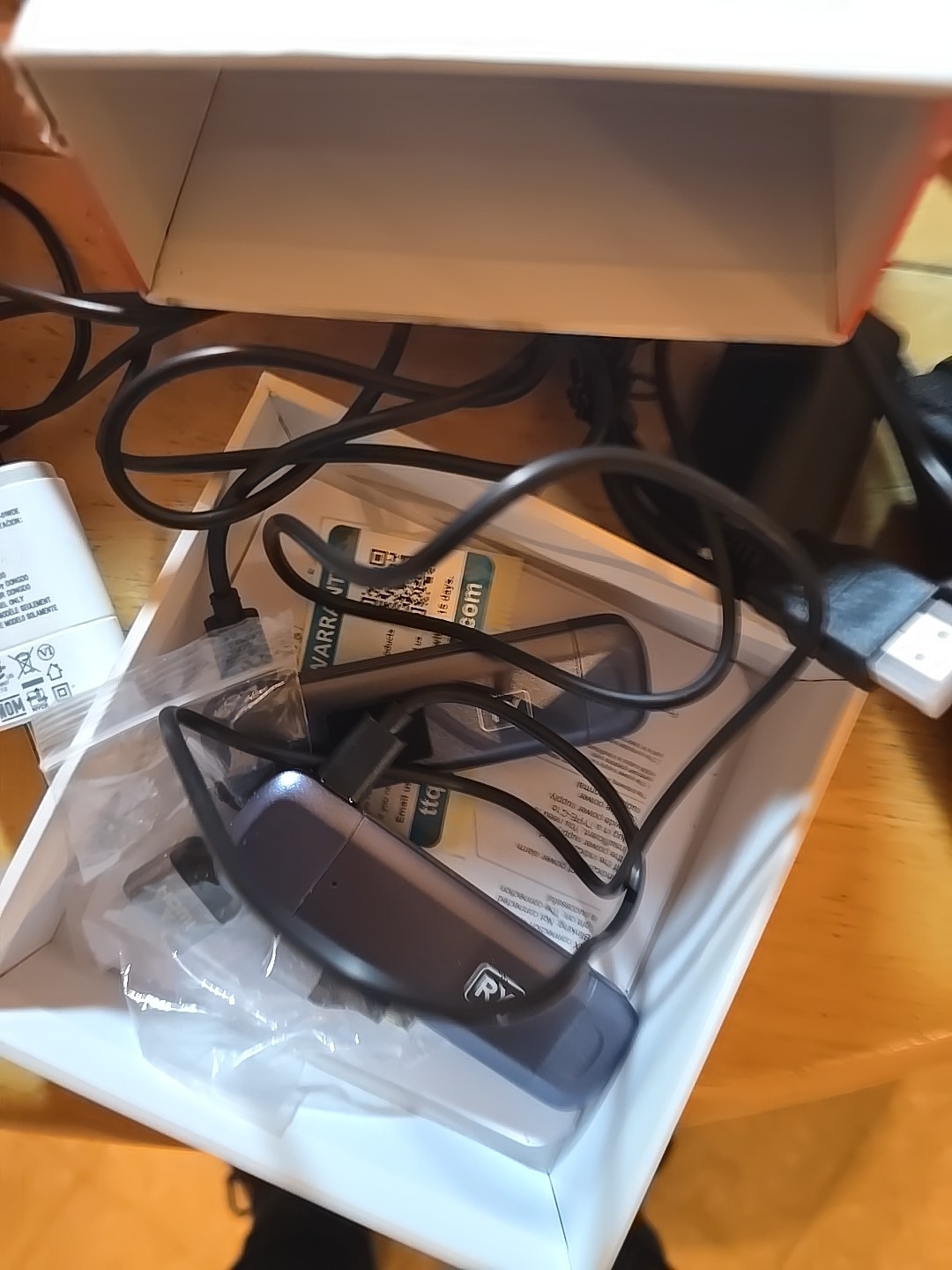 Polsen wireless system Camera-Mountable UWM-2 Lavalier Microphone System
