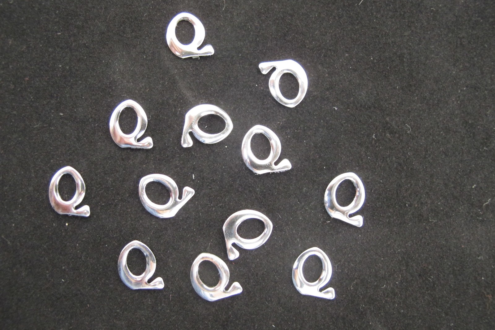 Lot 12 Pcs Rhinestud Hot Fix 10mm Silver letter Q Iron On Stud