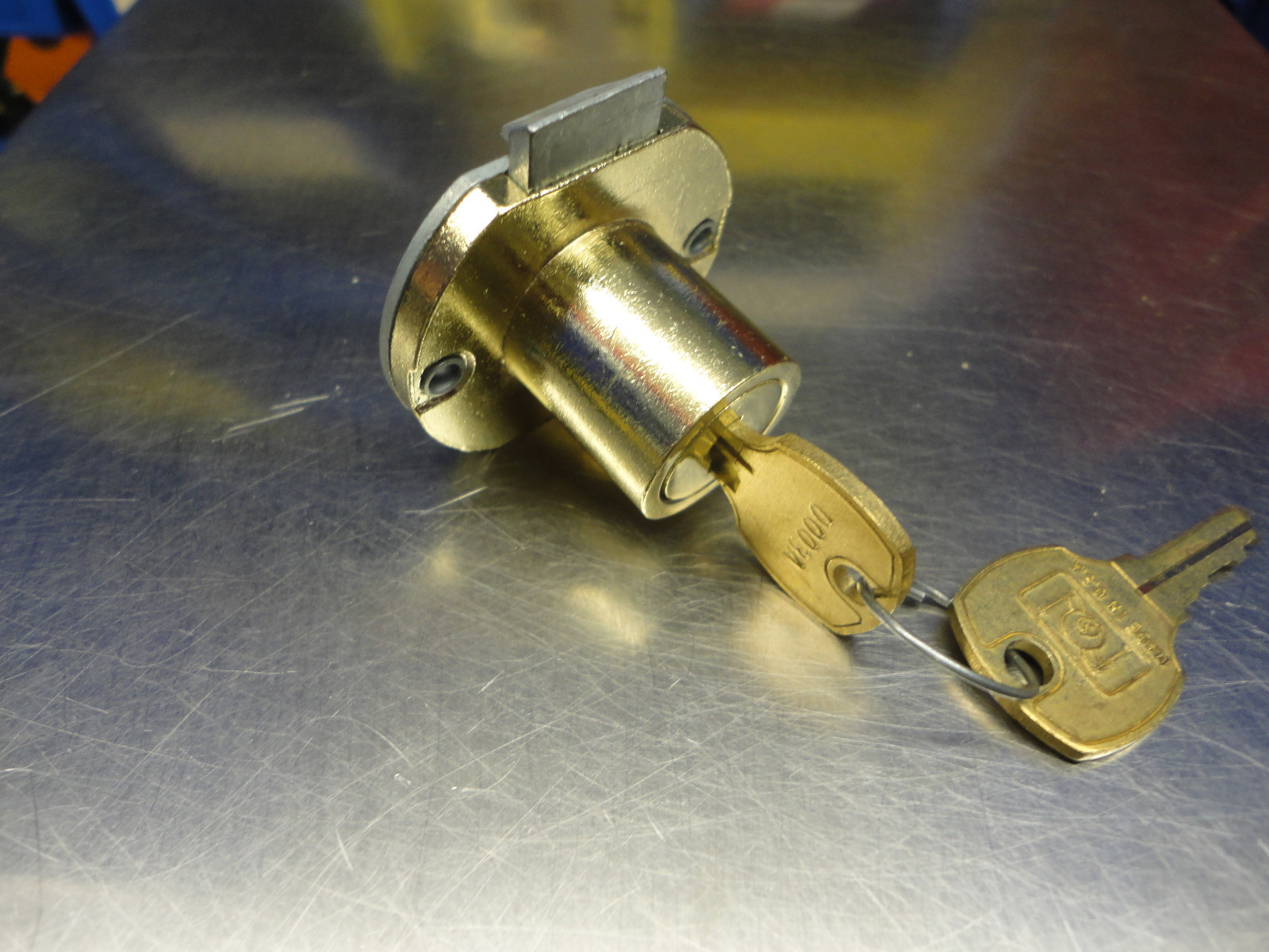 Free Ship, National  Drawer Lock With 2 D003A Keys, Bright Brass Finish