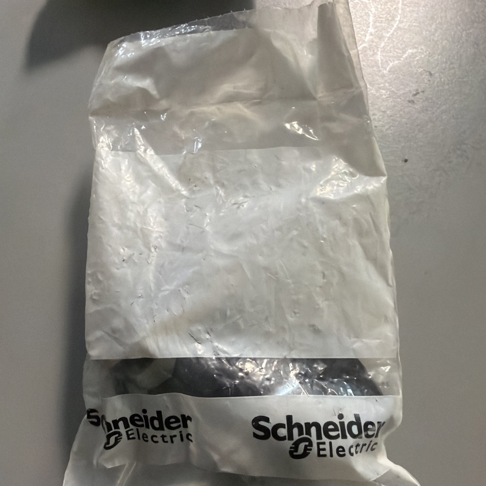 XB4-BD21 Selector Switch Metal Black. New In Package. Schneider Electric