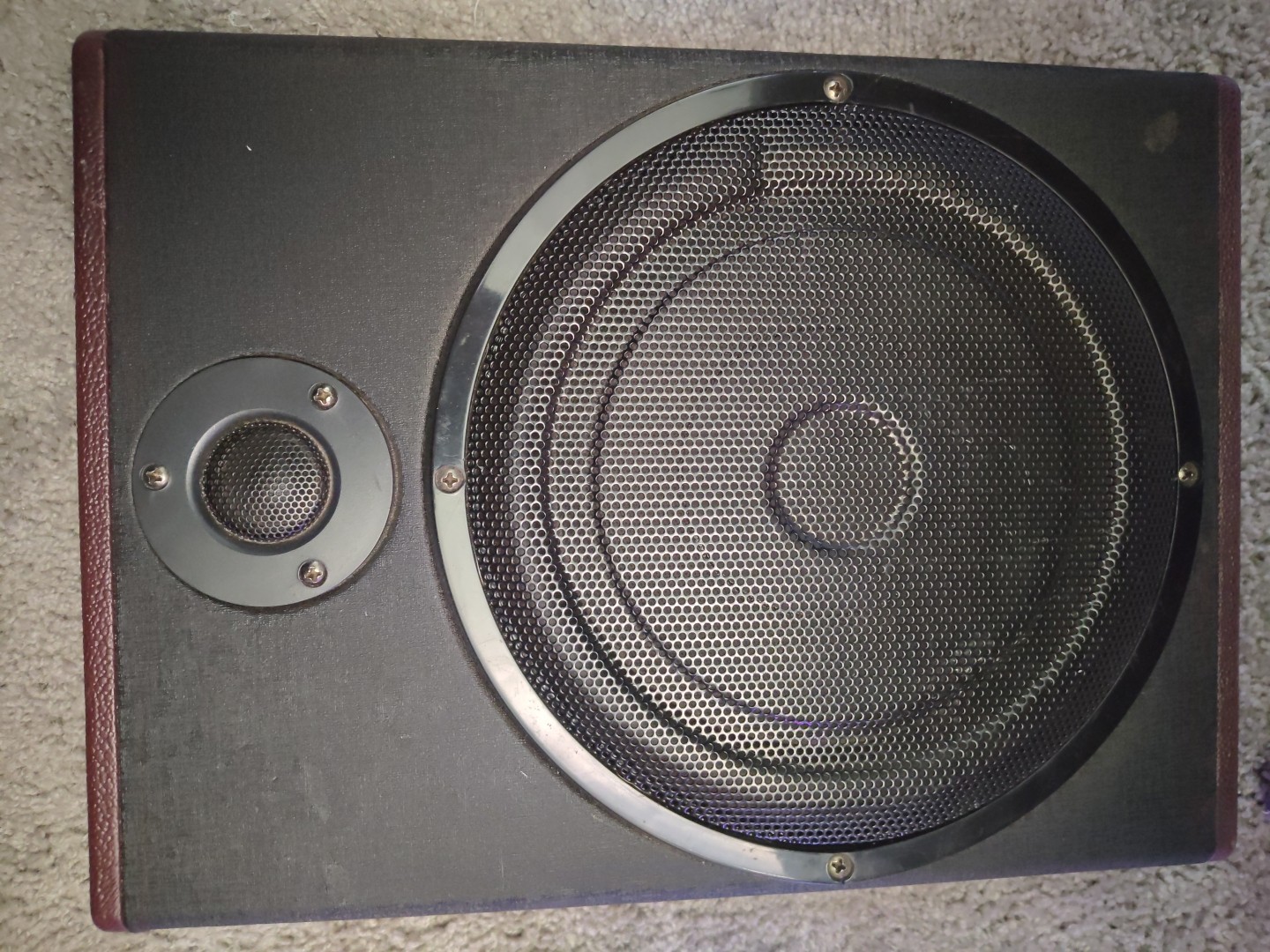 10 Inch subwoofer box under seat 1200 Watt Amp Built In