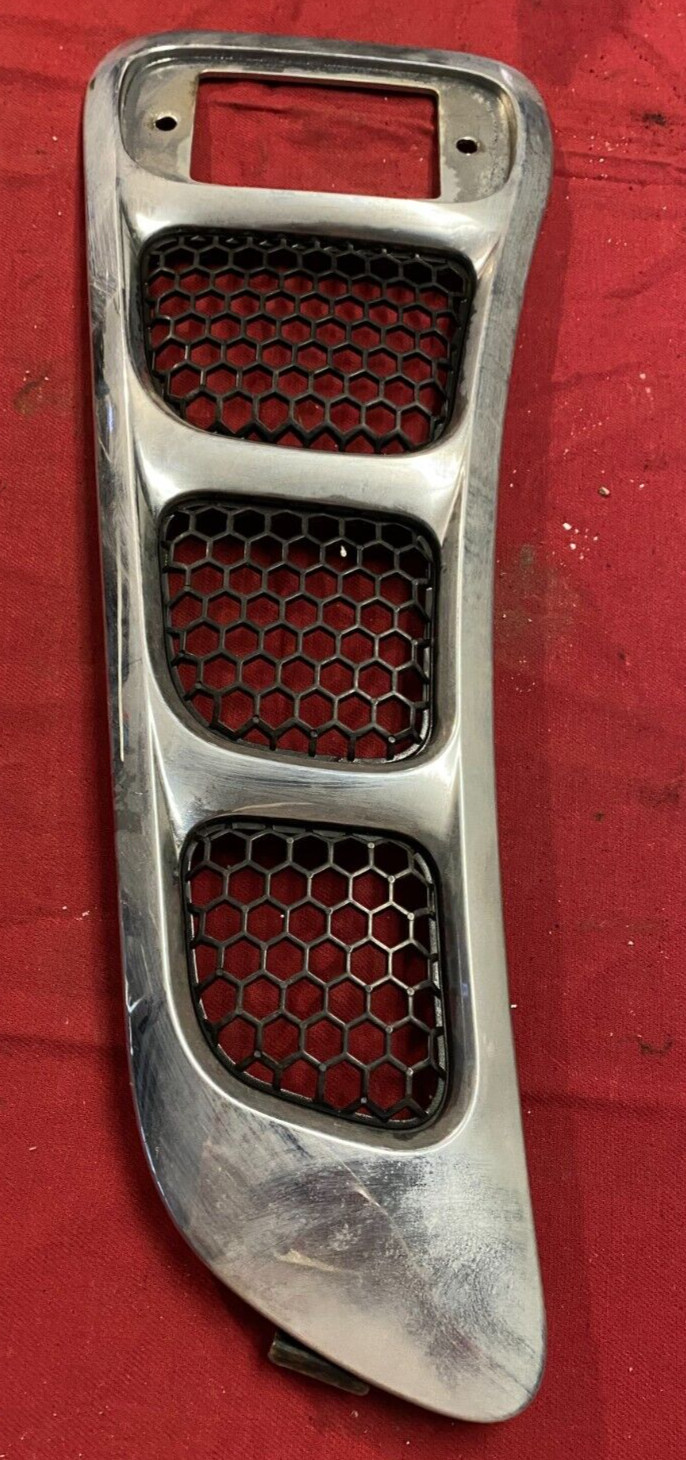 TRIM PANEL Freightliner  LH DRIVERS AIR INTAKE VENT COVER/ GRILLE,  17 13645 000
