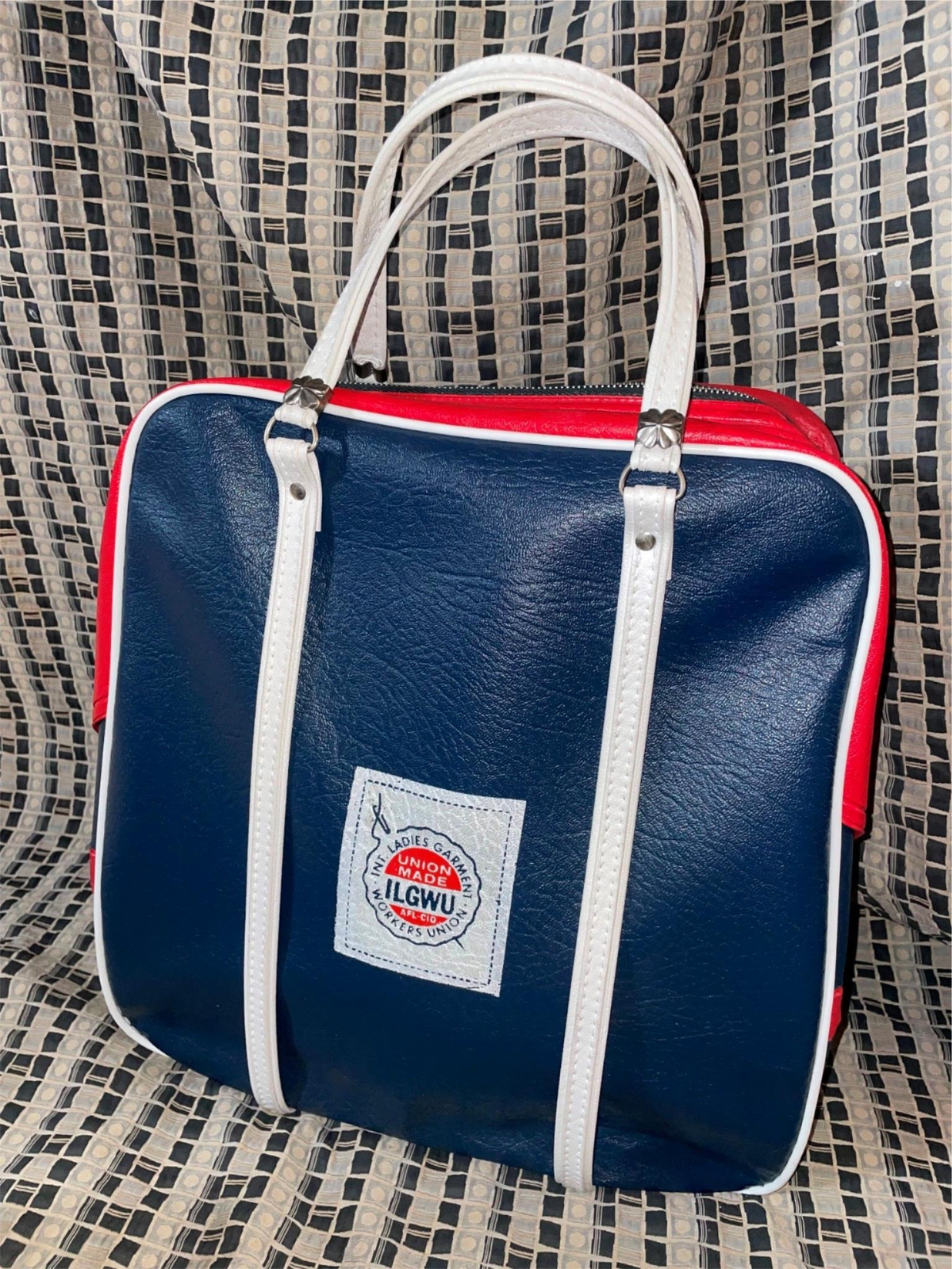 VTG 60 70S ILGWU INTERNATIONAL LADIES GARMENT WORKERS UNION CARRY ON TRAVEL BAG