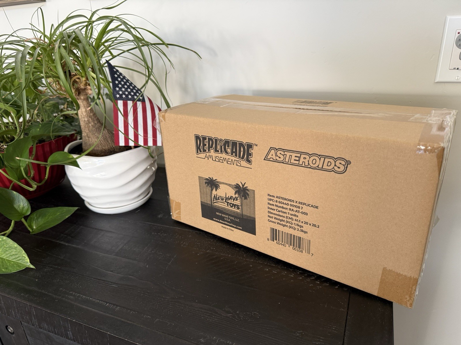 ASTEROIDS ARCADE 1/6 Scale Arcade Cabinet By Replicade, New Wave Toys NEW Sealed