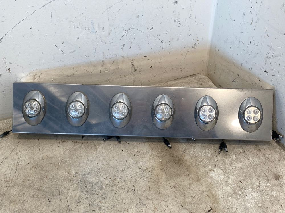 2007 Cab Exterior Trim Panel for Kenworth W900 (785-10523)