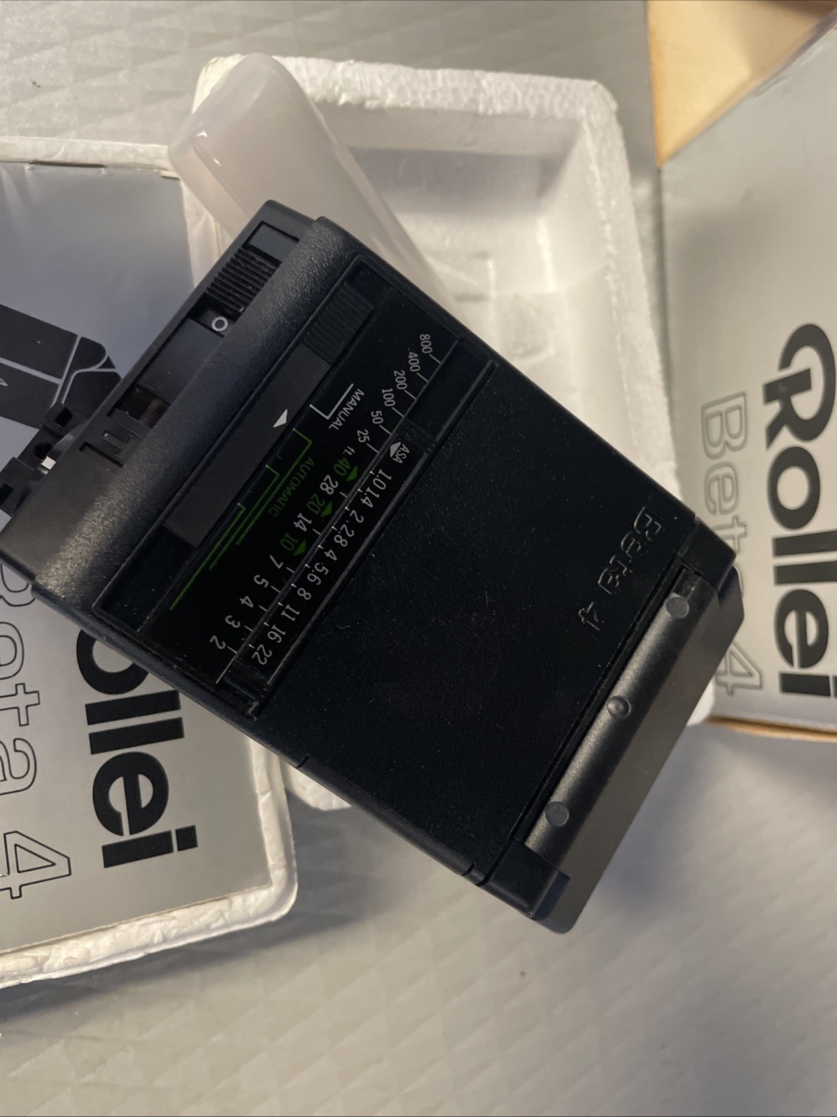 ROLLEI BETA 4 HOT SHOE AUTOMATIC ELECTRONIC FLASH New old Stock