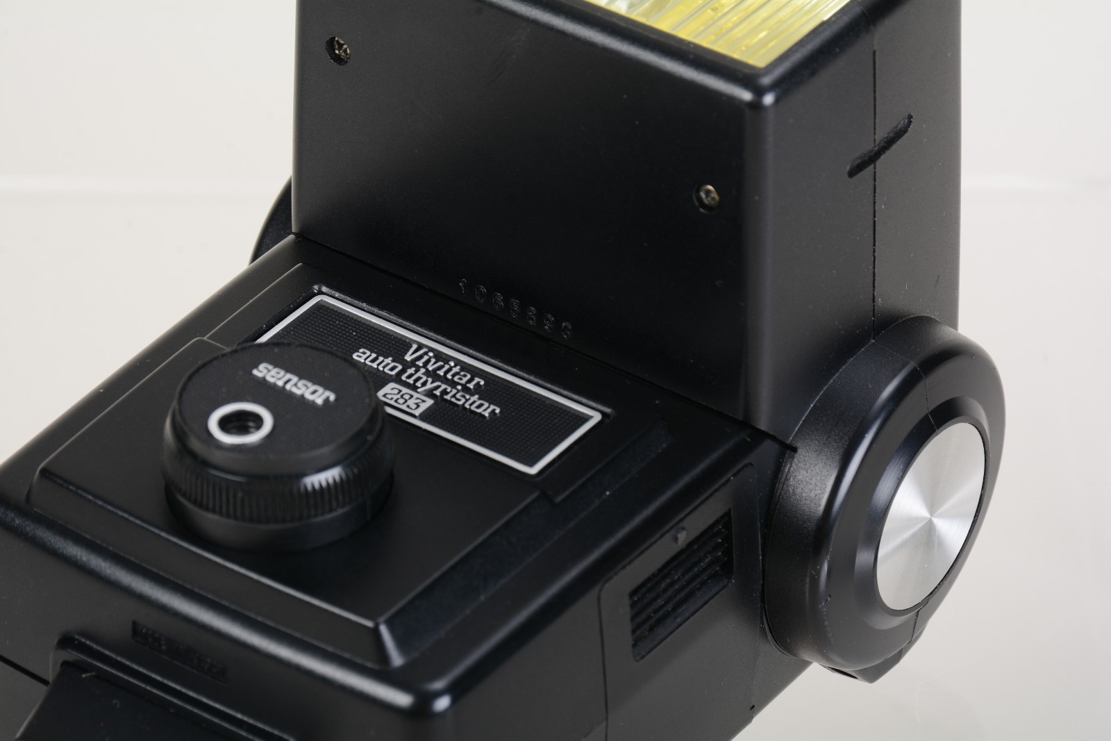 Vivitar 283 Flash w/ PC Sync Cable and SC-1 Sensor cable. Tested good 893