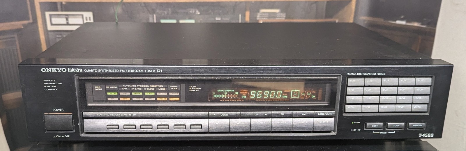Onkyo T-4500 quartz synthesized AM/FM stereo tuner