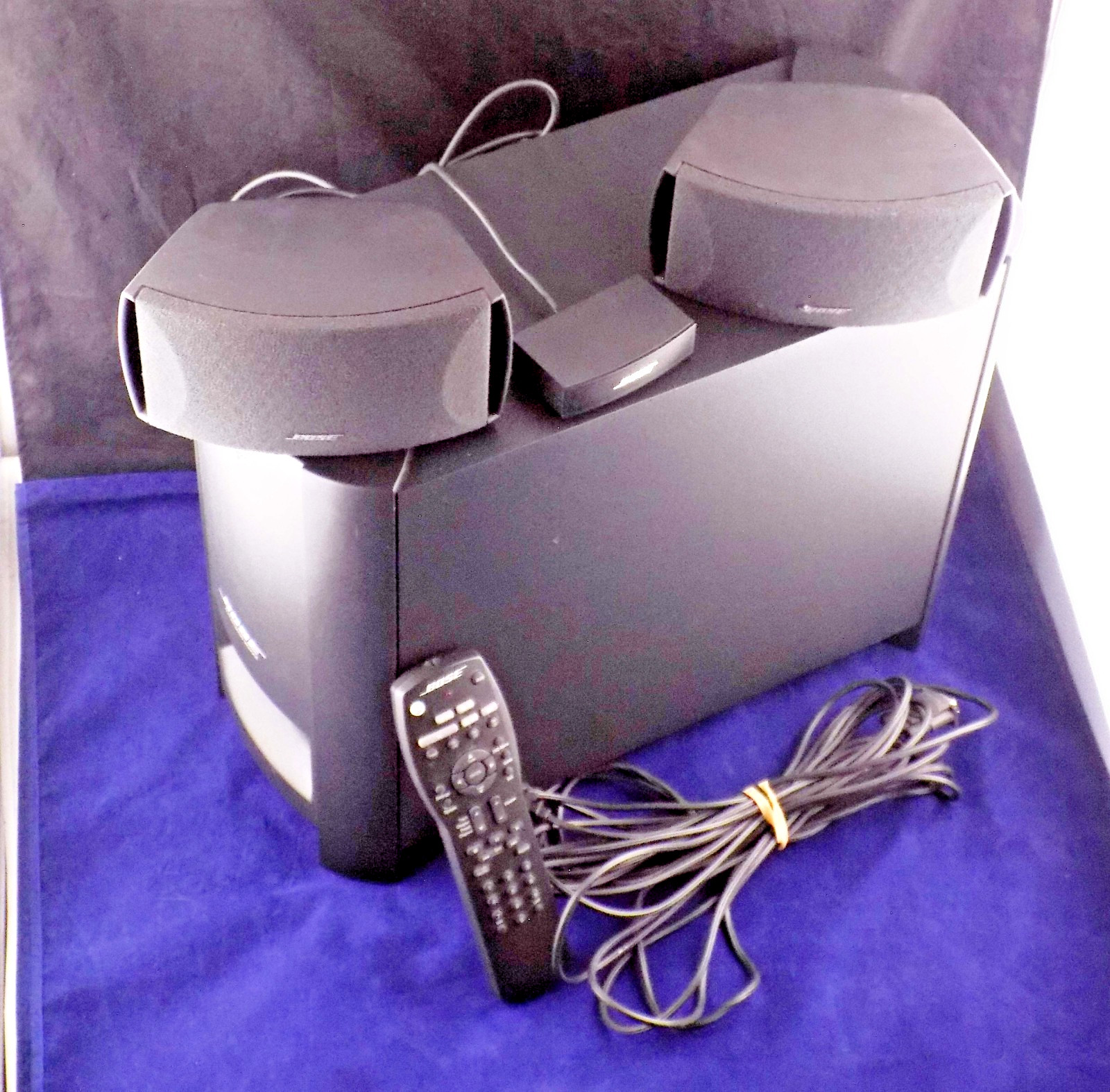 Bose Cinemate Digital Home Theater 2.1 Powered Speaker System Programable Remote