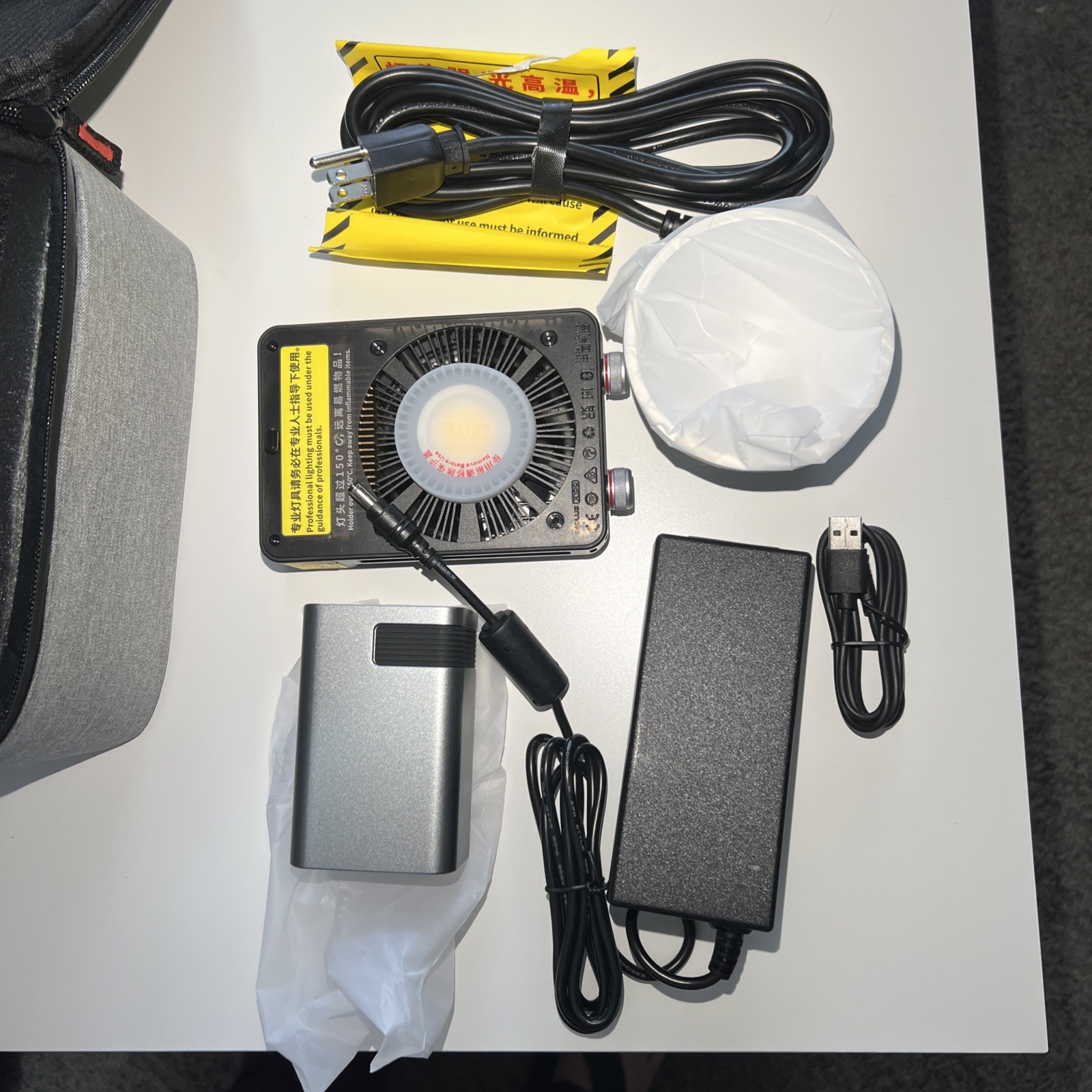 New ZHIYUN MOLUS X100 Pocket 100W COB LED Video Light Bi-Color 2700K-6500K