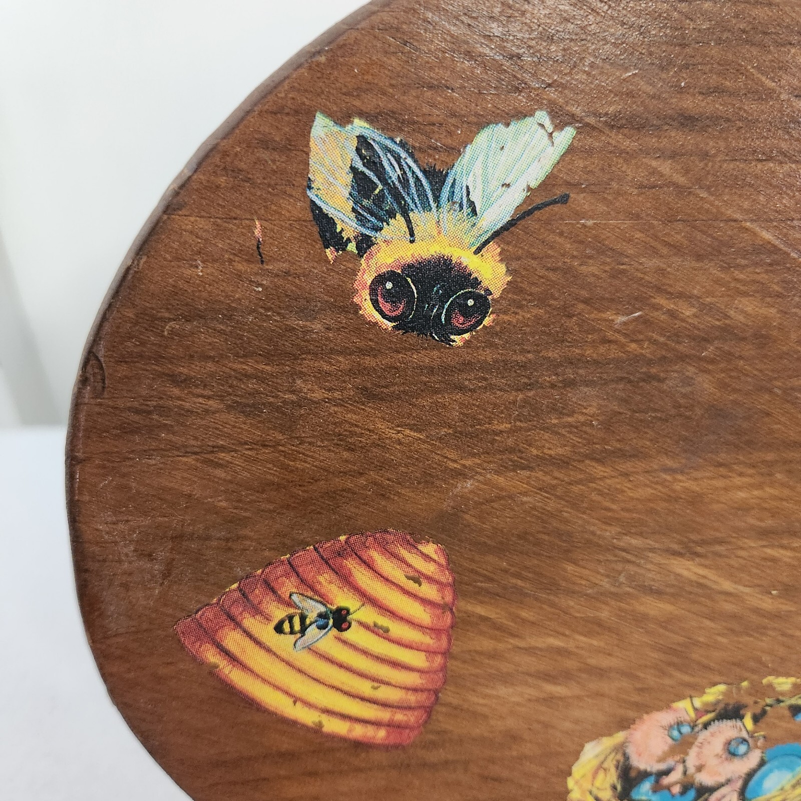 Vintage Oval Wooden Child's Decoupaged Stool Honey Bees READING PLAY TEA PARTY