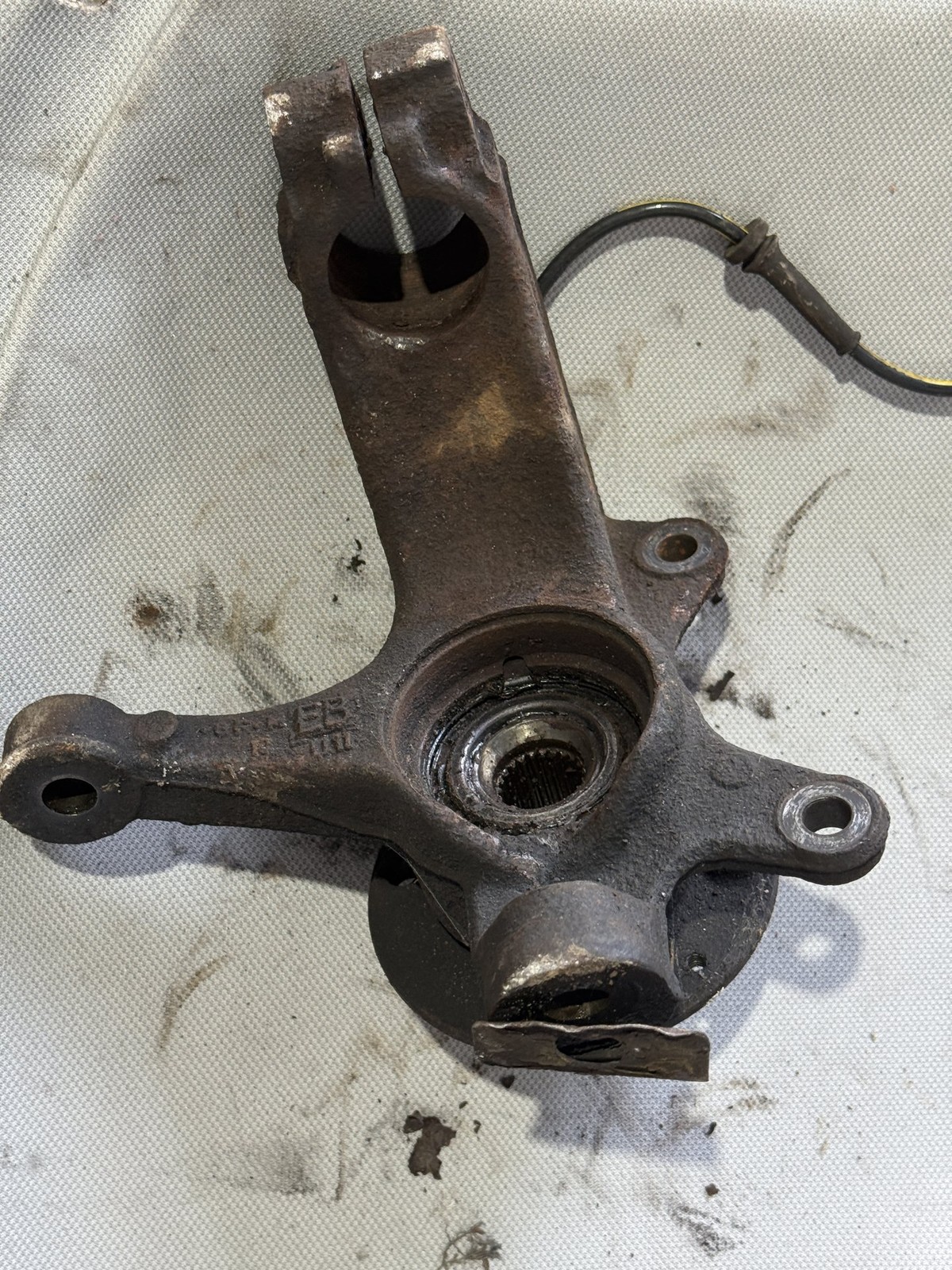 2005- 2011 Toyota Aygo B10 Left Front Knuckle 432120H010 (from 2011 )