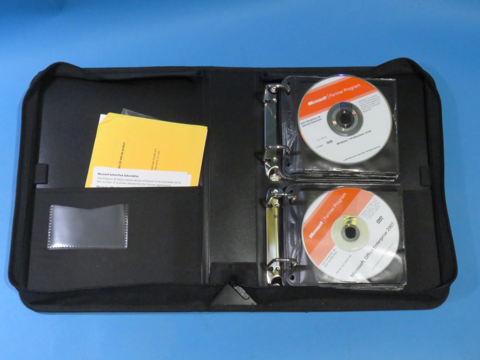 Microsoft Action Pack Subscription 75+ CDs Many w Multiple License Keys Included