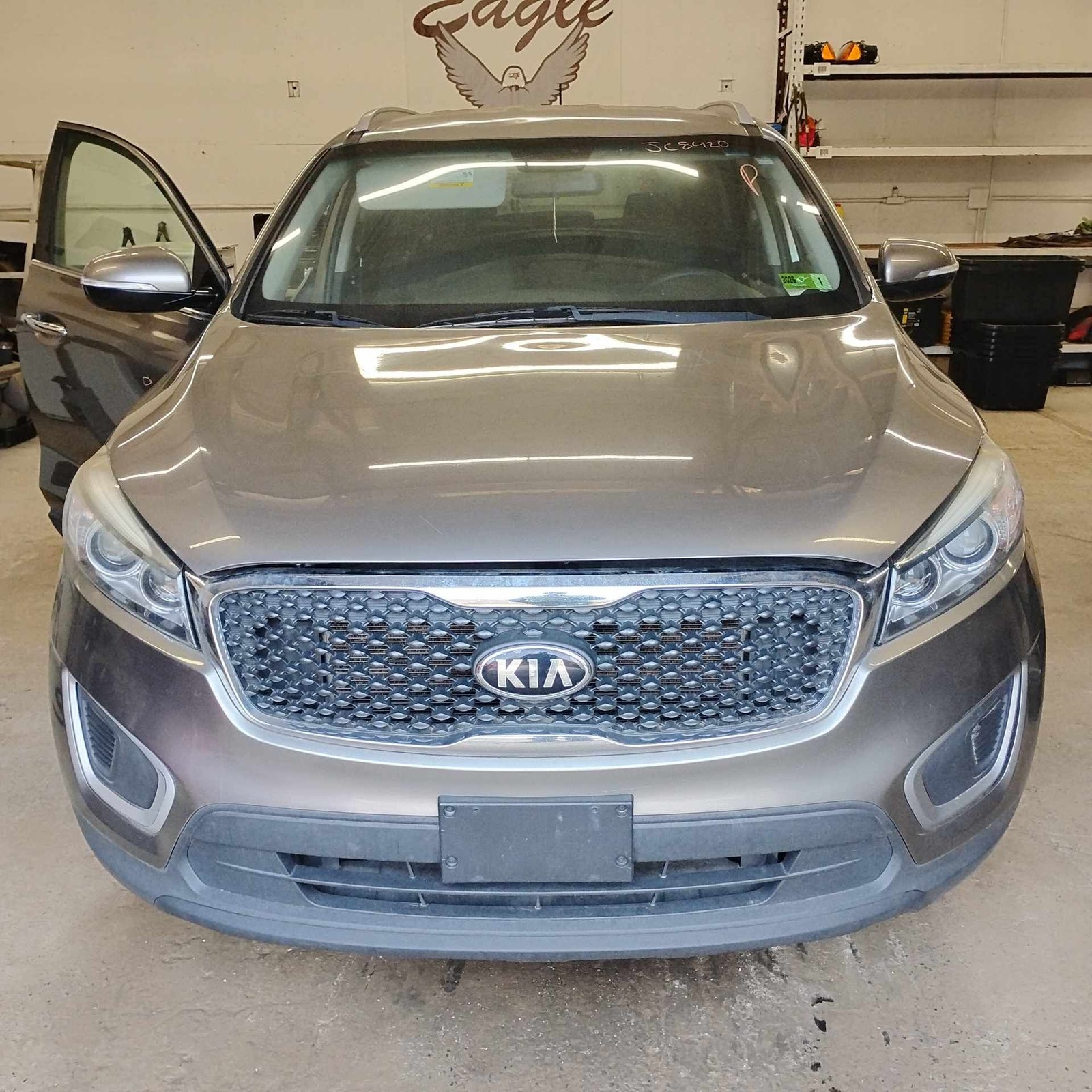 Spindle Knuckle Front KIA SORENTO Right 16 17 18