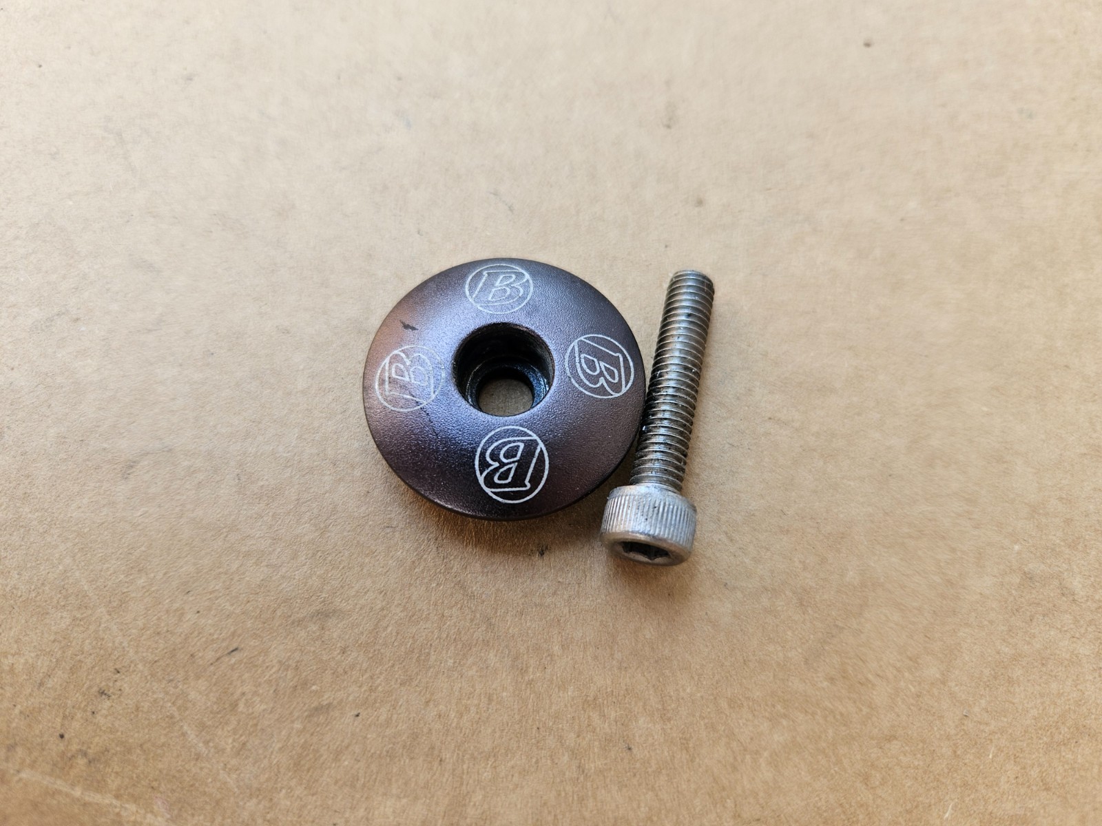Bontrager B Logo 1-1/8" Threadless Headset Top Cap Mountain Road Bike + 5mm Bolt