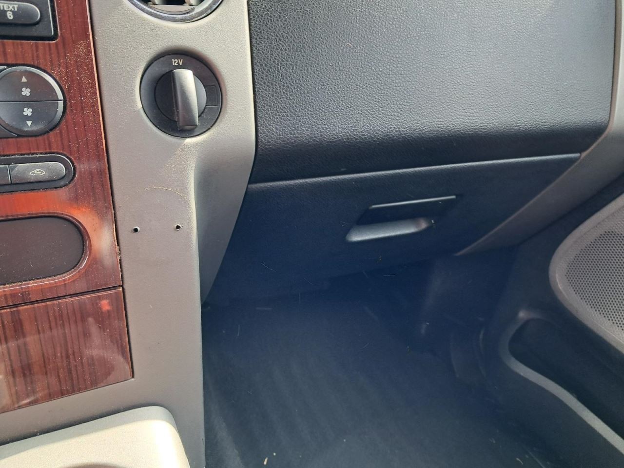F150      2006 Glove Box 4821964