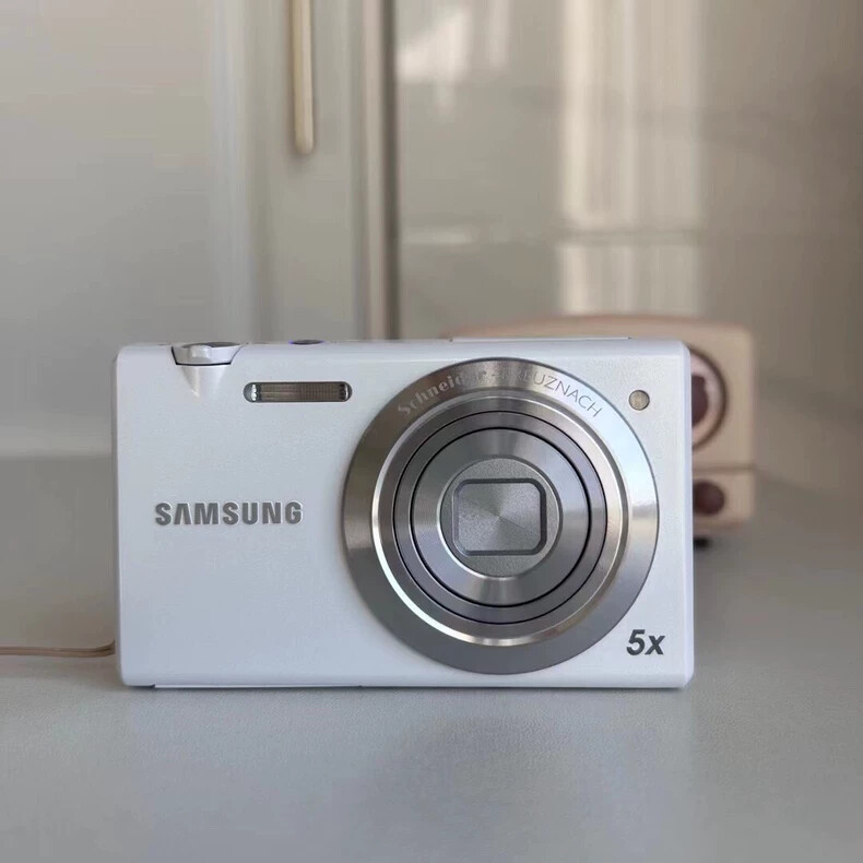 Samsung MV800 Flip-out Touch Screen Vlog Compact Digital Camera 16MP