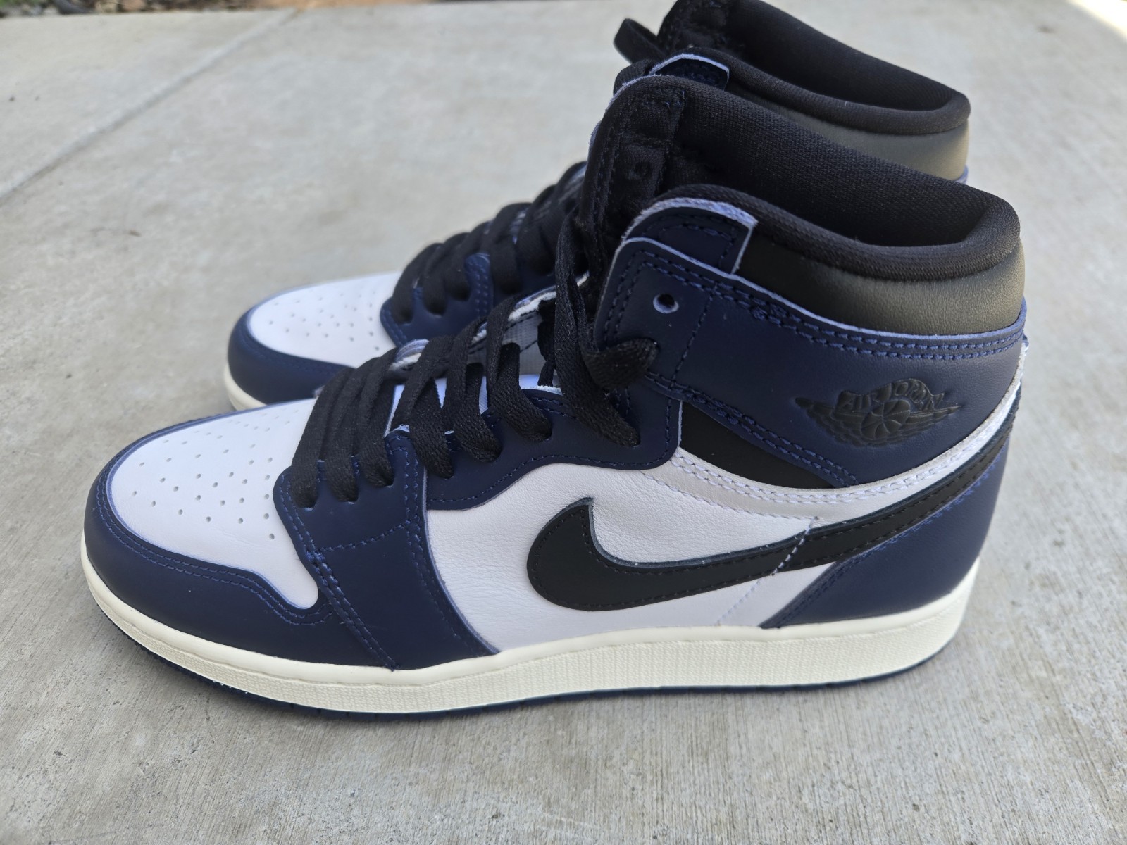 Nike Air Jordan 1 Retro High Midnight Navy 7Y Men’s 7 Women’s 8.5 NEW