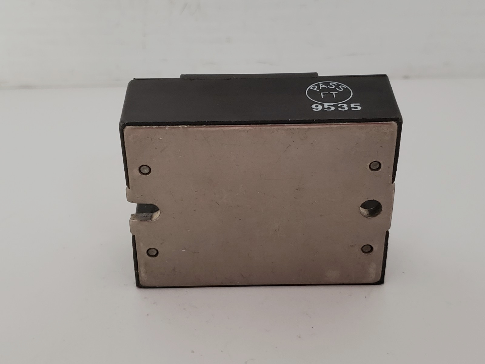 CRYDOM D2440 SOLID STATE RELAY 40A 240VAC 3-32V