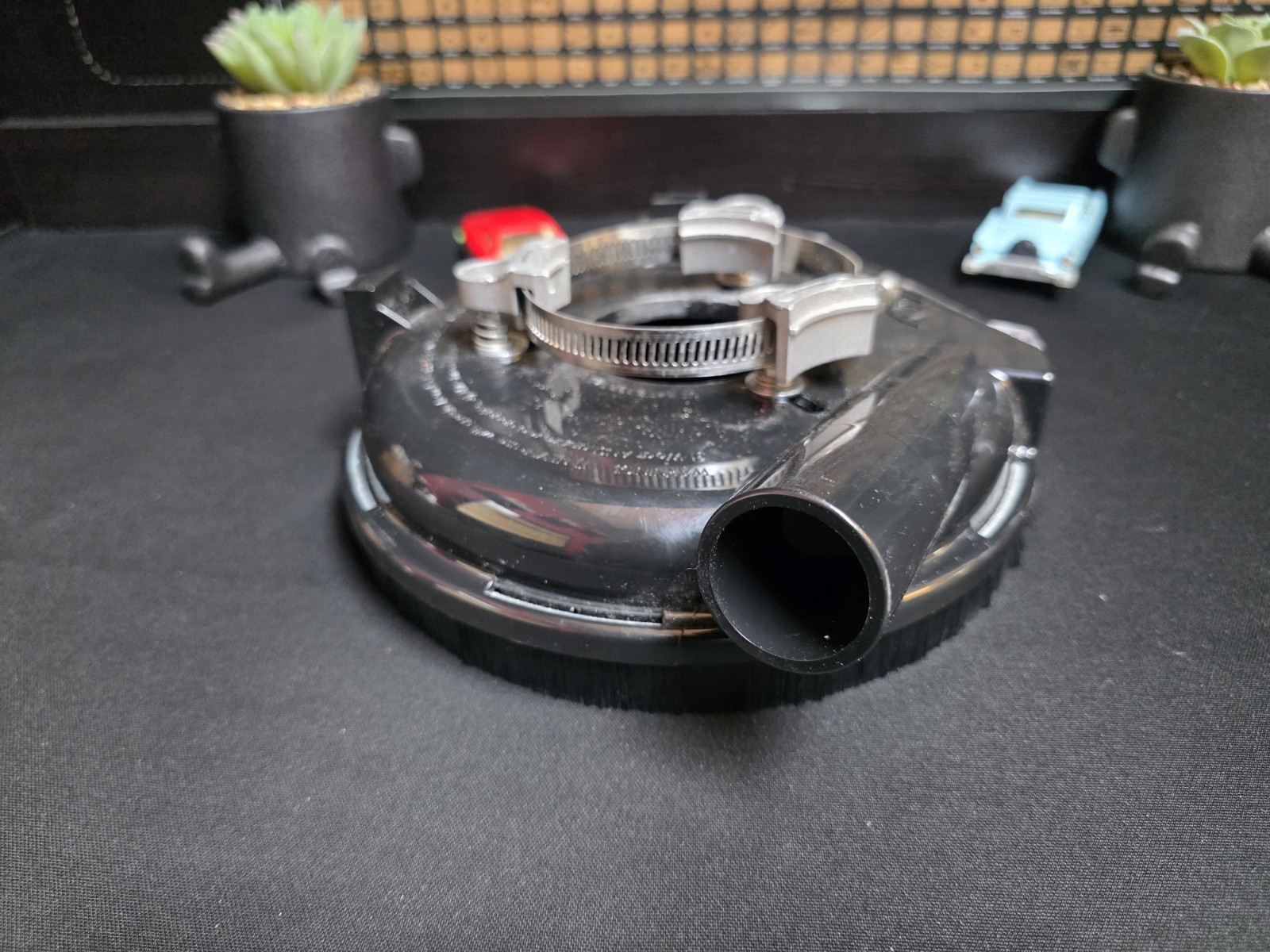 Dustless Universal Pro Dust Shroud Polycarbonate Black 7" D1807 - Used Free Ship