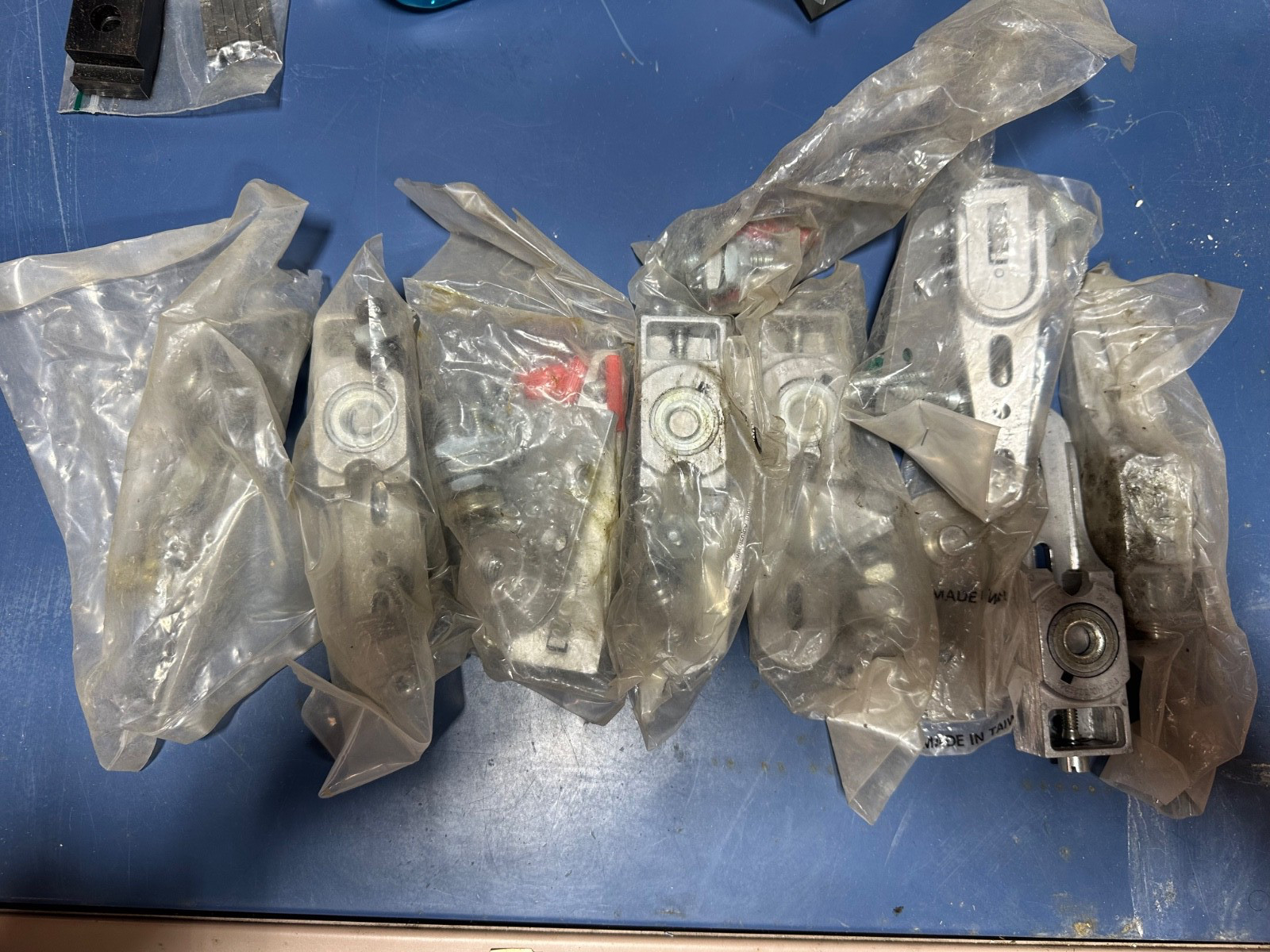 LOCKSMITH LOT - DOOR HARDWARE - LOT OF 4 INTERNATIONAL 3010GE PIVOT ASSEMBLY
