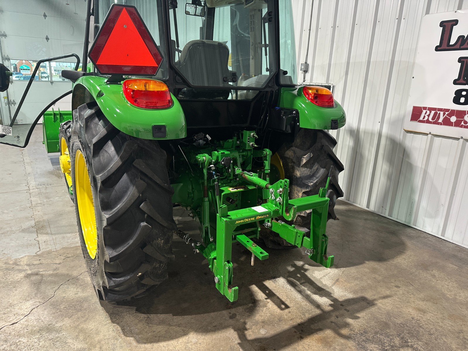 2022 JOHN DEERE 5065E CAB (520 M LOADER) (239 HOURS)