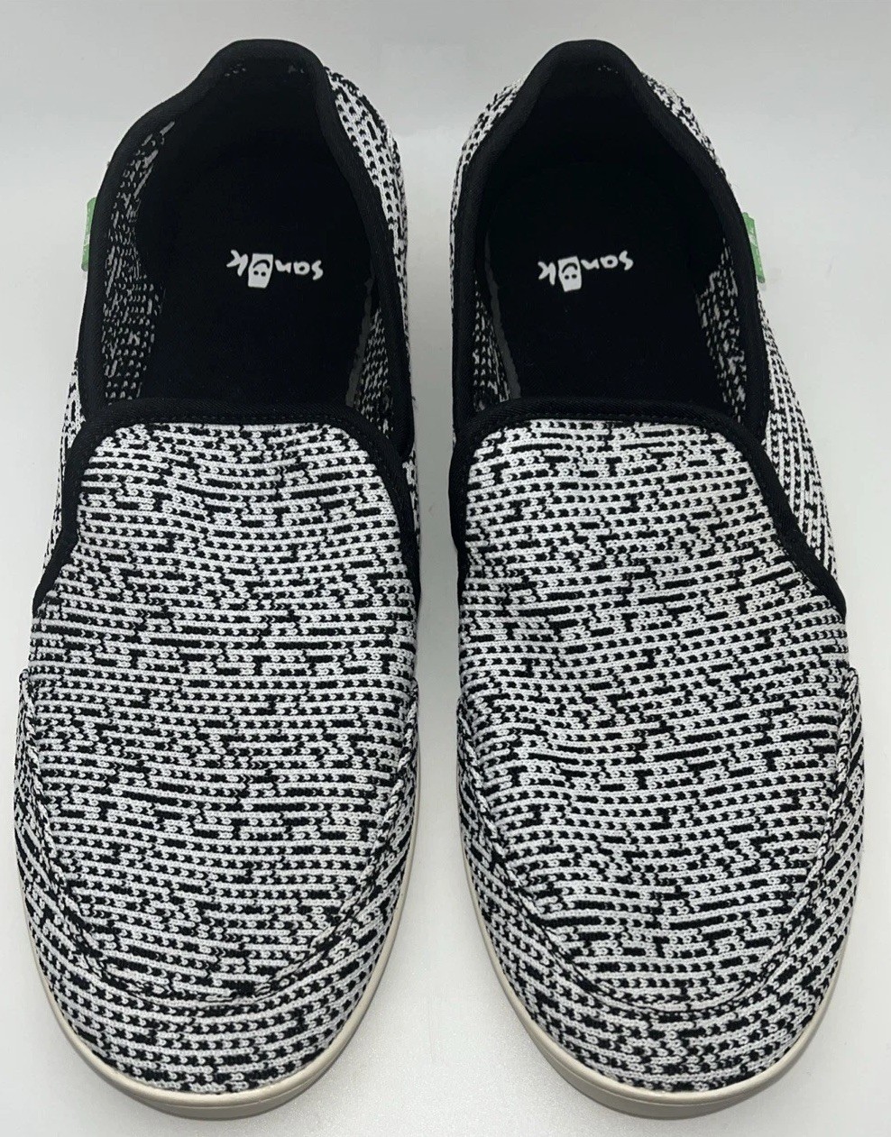 Sanuk Sidewalk Surfers Size M11 & W13  On Loafer Black White Casual FB11181 Knit