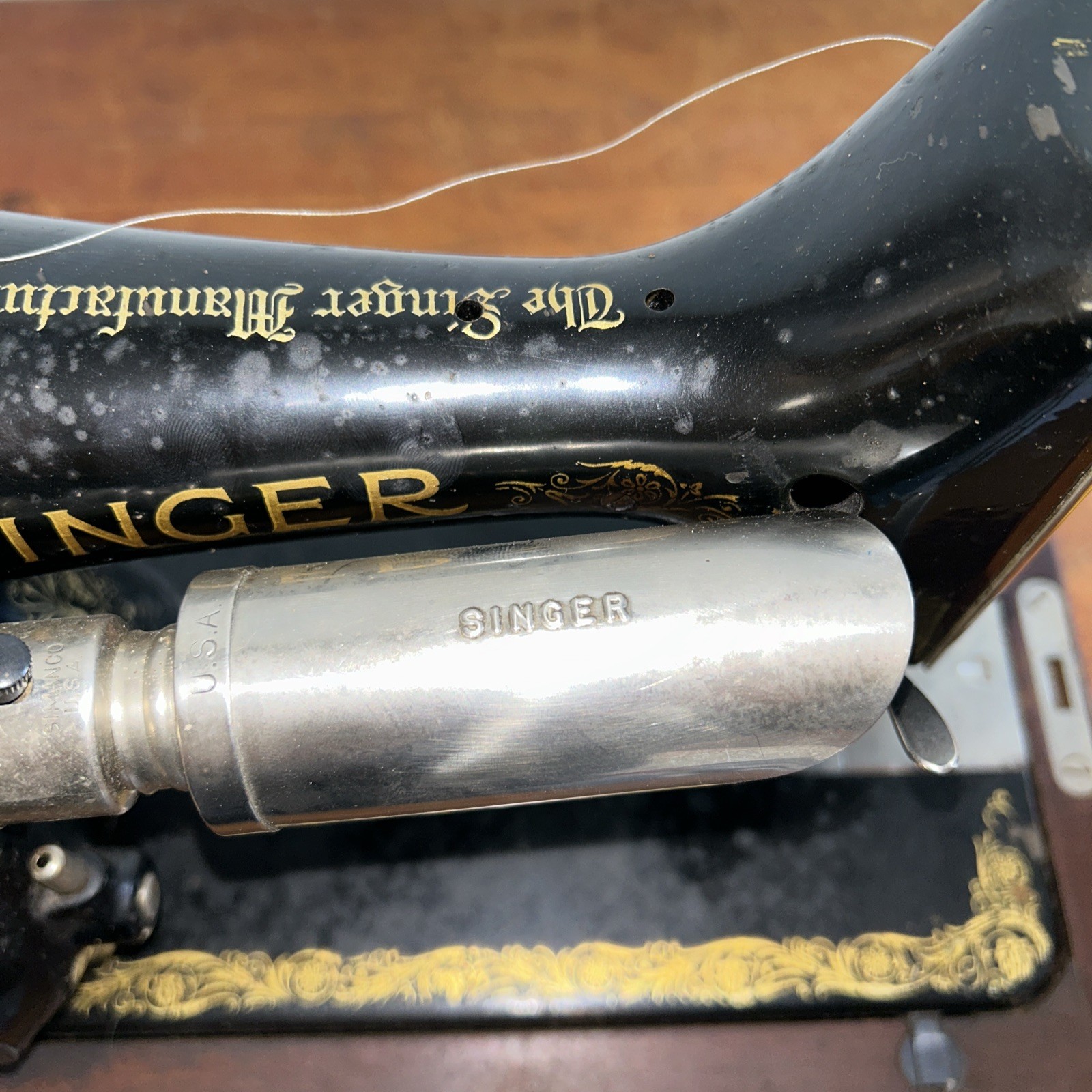 Vintage Singer Sewing Machine in Original Wood Case 🧵✂️