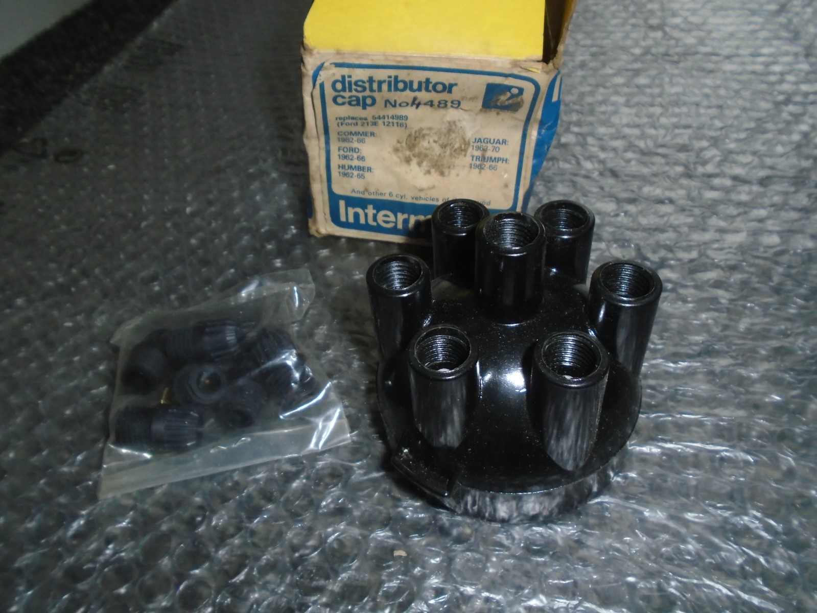 Ford Zephyr 6, Zodiac Mk3, Jaguar E-Type, XJ6, 240, 340, 420 NOS Distributor Cap