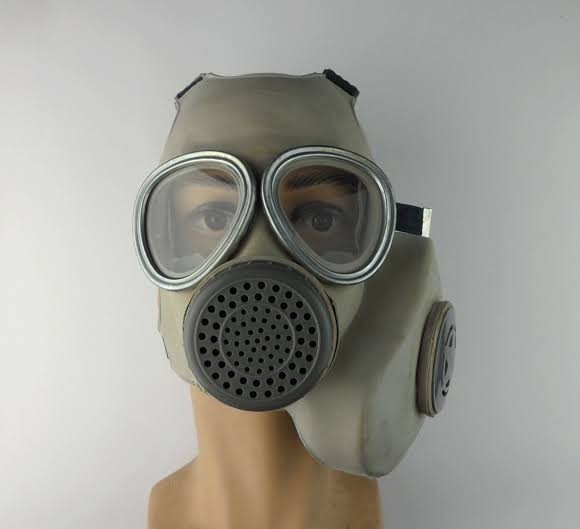 Chinese Military Vietnam War Type 65 Gas Mask Kit With Bag And Anti Fog