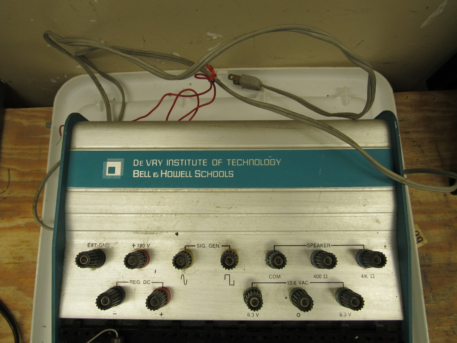 Vintage Bell & Howell Schools DeVry Inst Tech Electro-Lab Design Console
