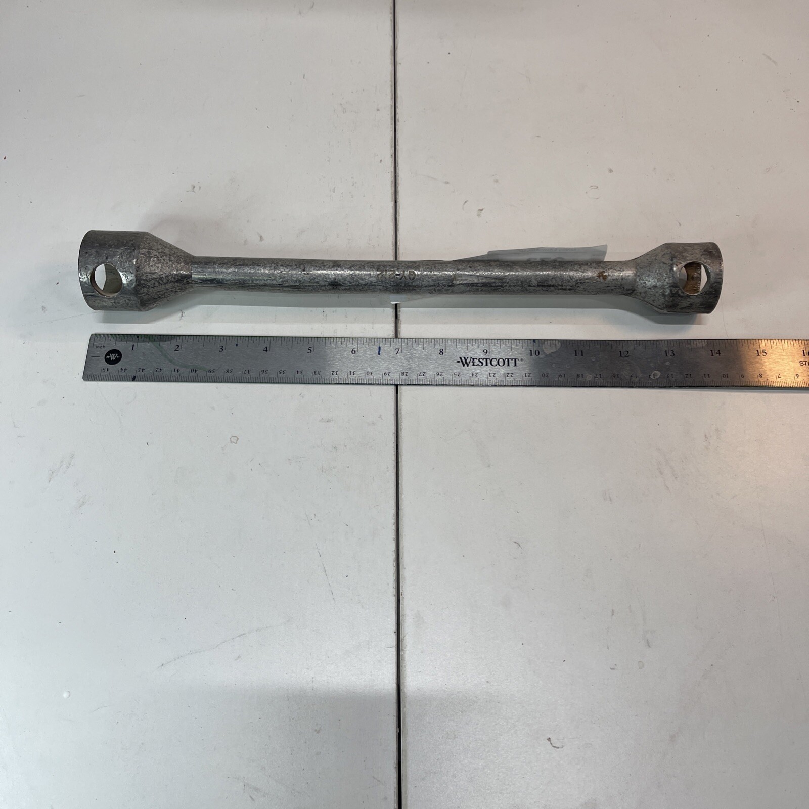 Tractor Truck Lug Socket Wrenches GY-212, 1 1/4", & 1 3/8"