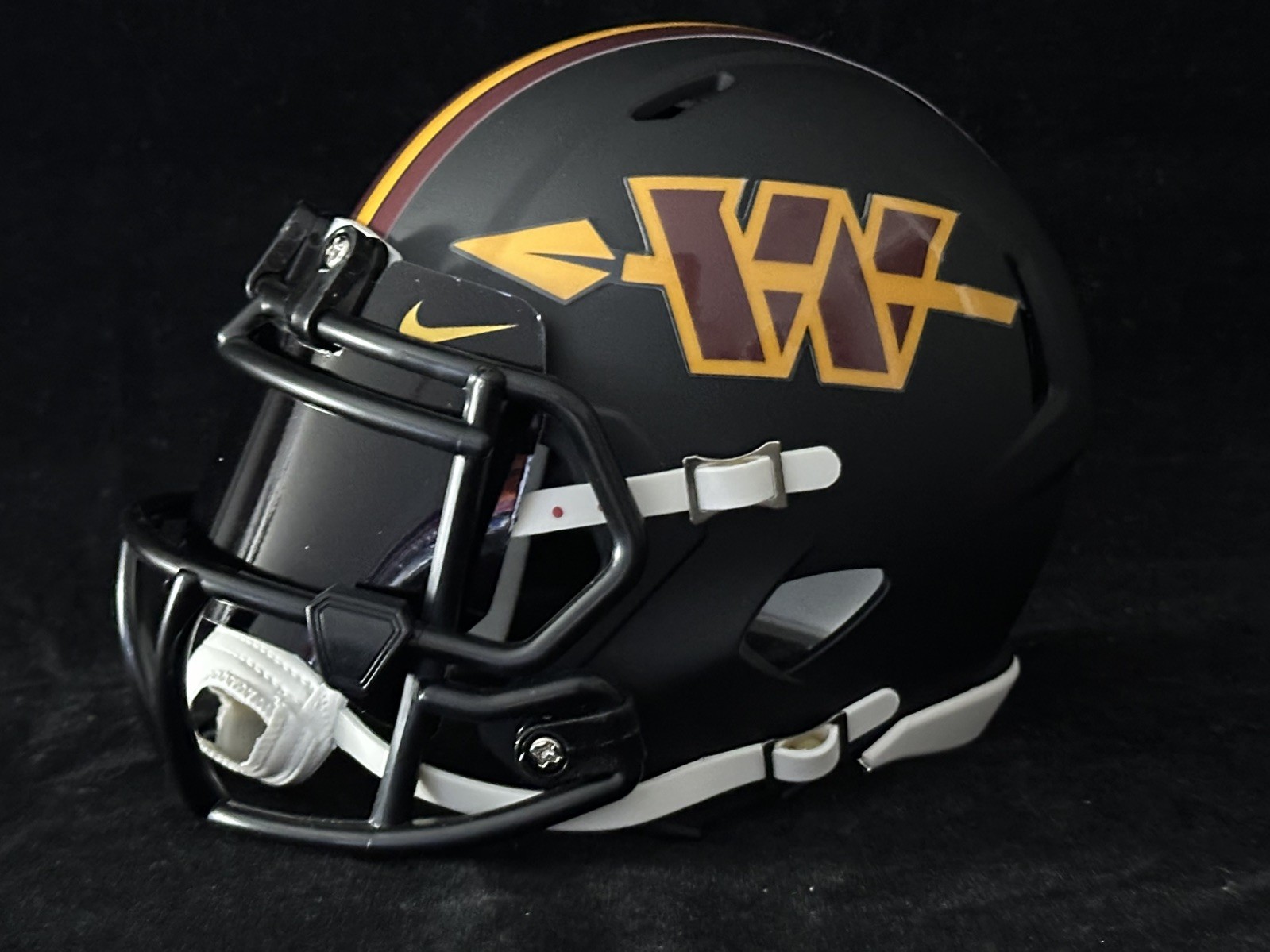Commanders 2026 New Alternate Mini Helmet