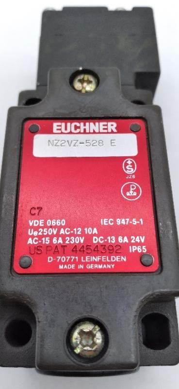 Euchner NZ2VZ-528 E Safety Switch TESTED
