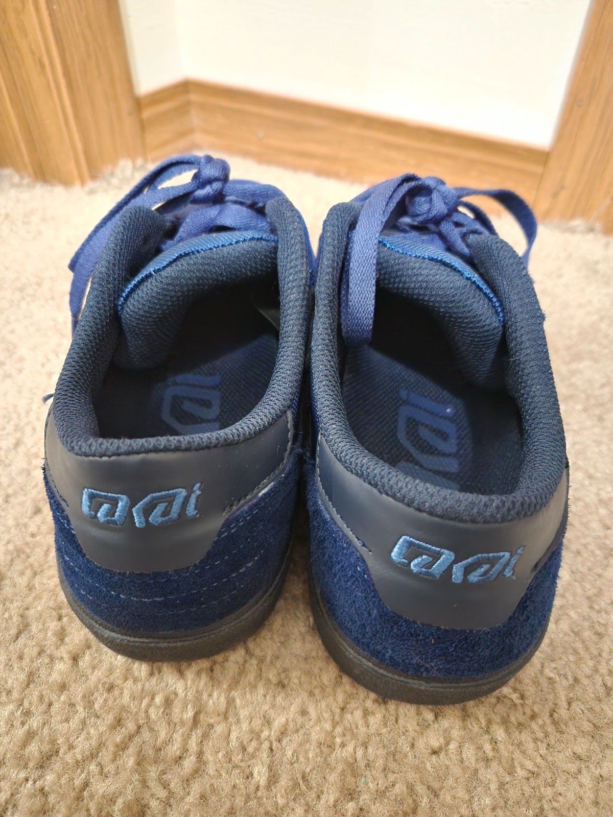 Lakai Cambridge Skate shoes. (Monochrome Blue)